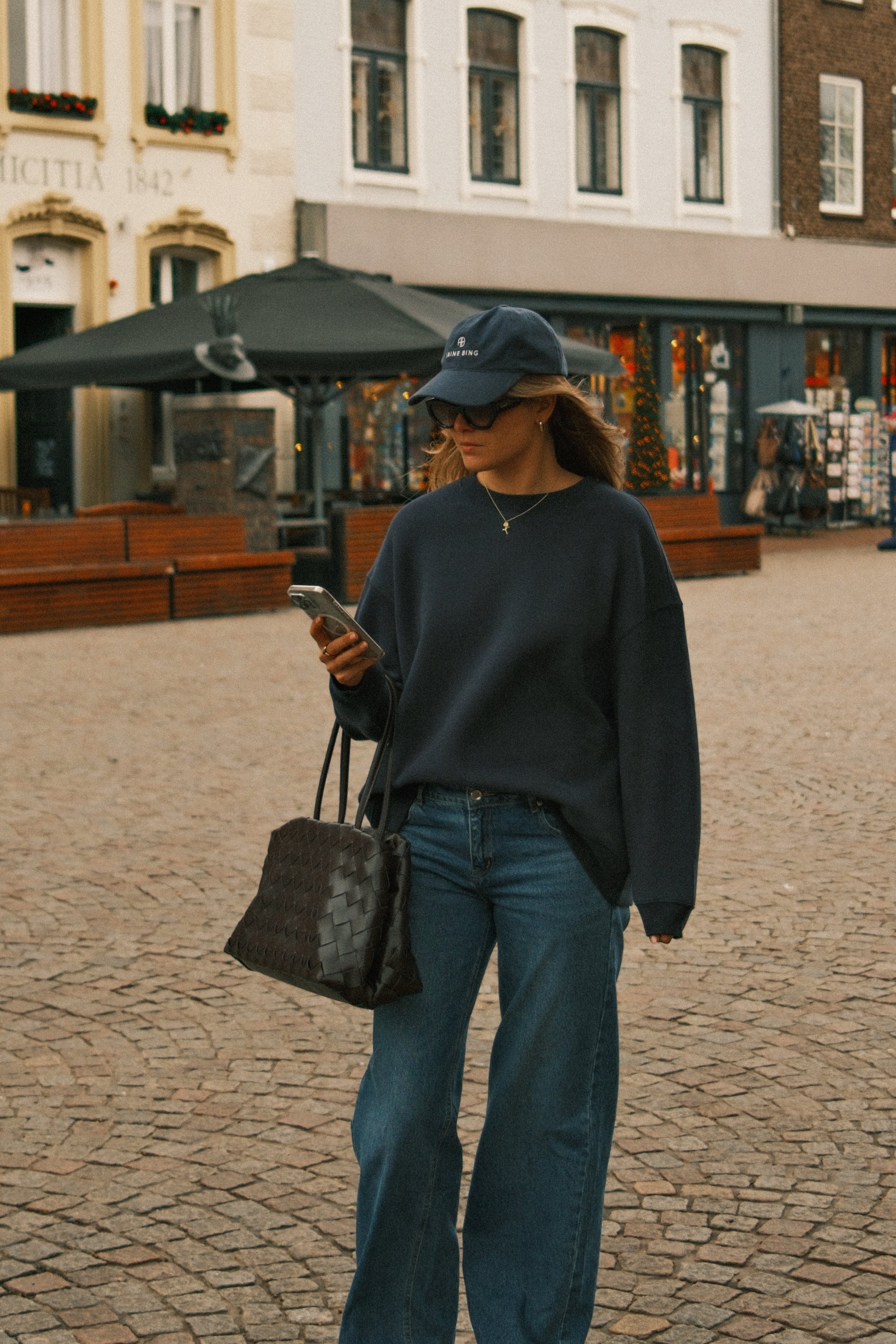 OVERSIZED MAE SWEATER NAVY