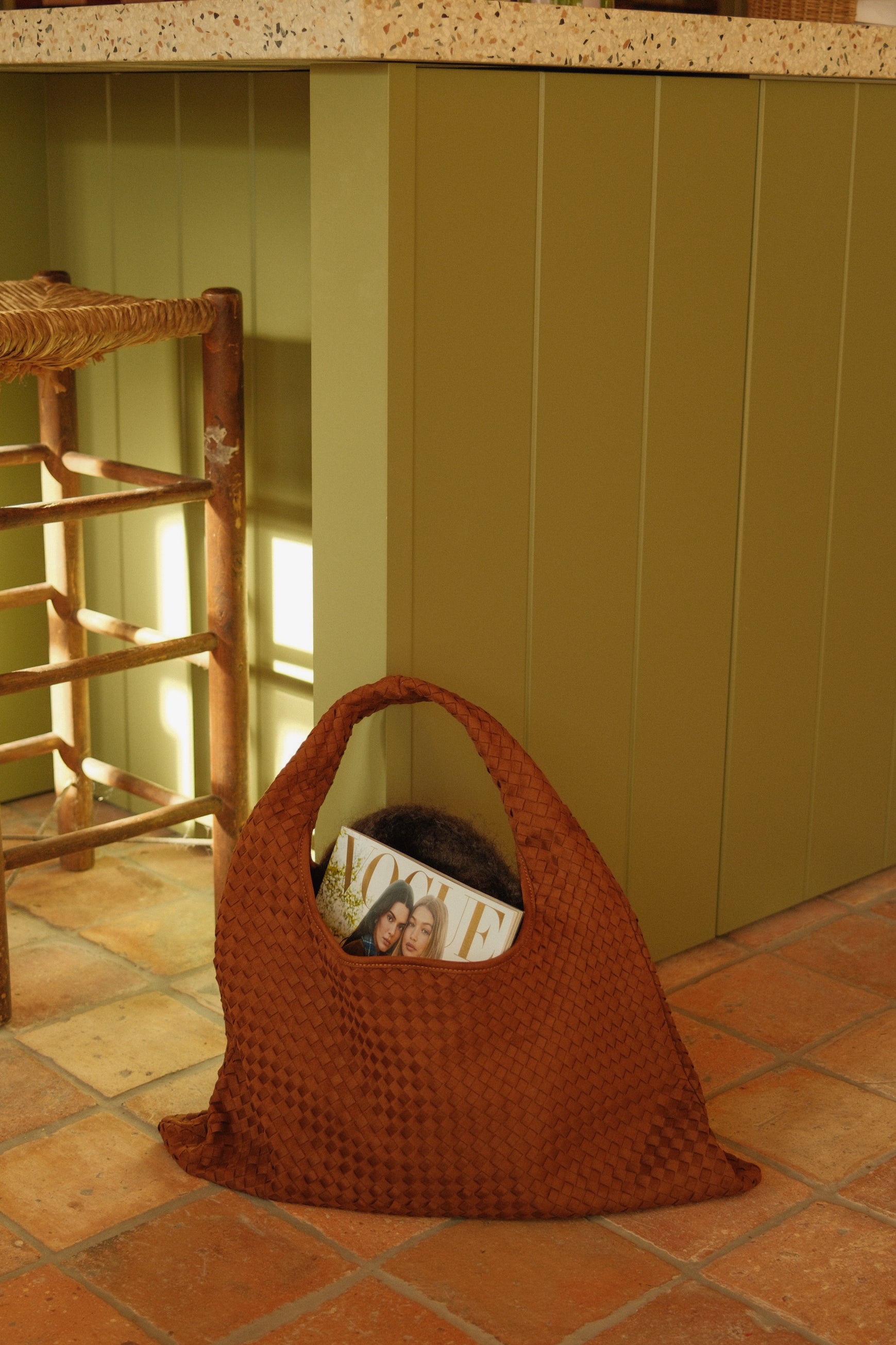 THE WOVEN VEGAN BAG COGNAC