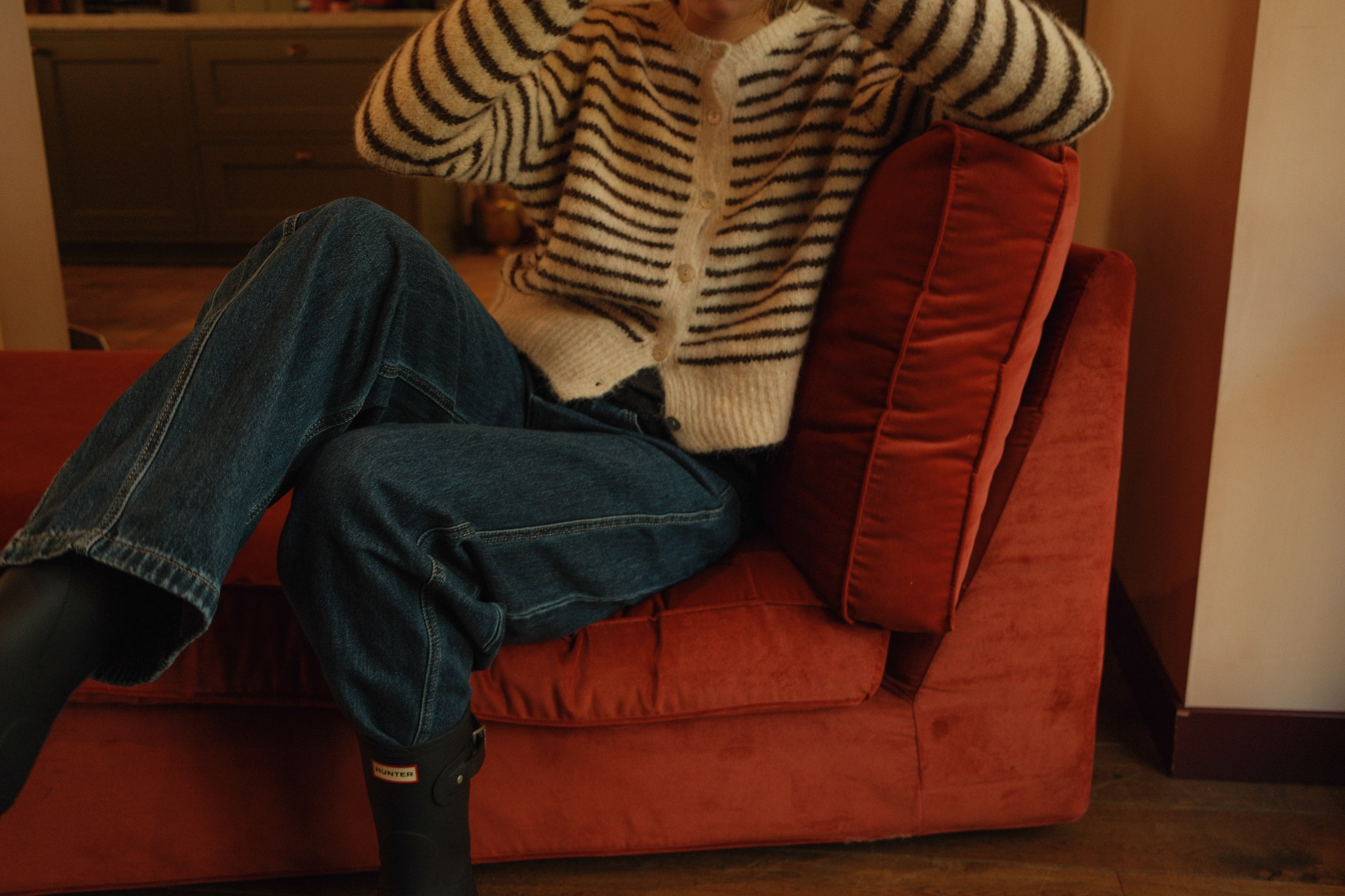 THE CHARLOTTE CARDIGAN STRIPED CHOCO