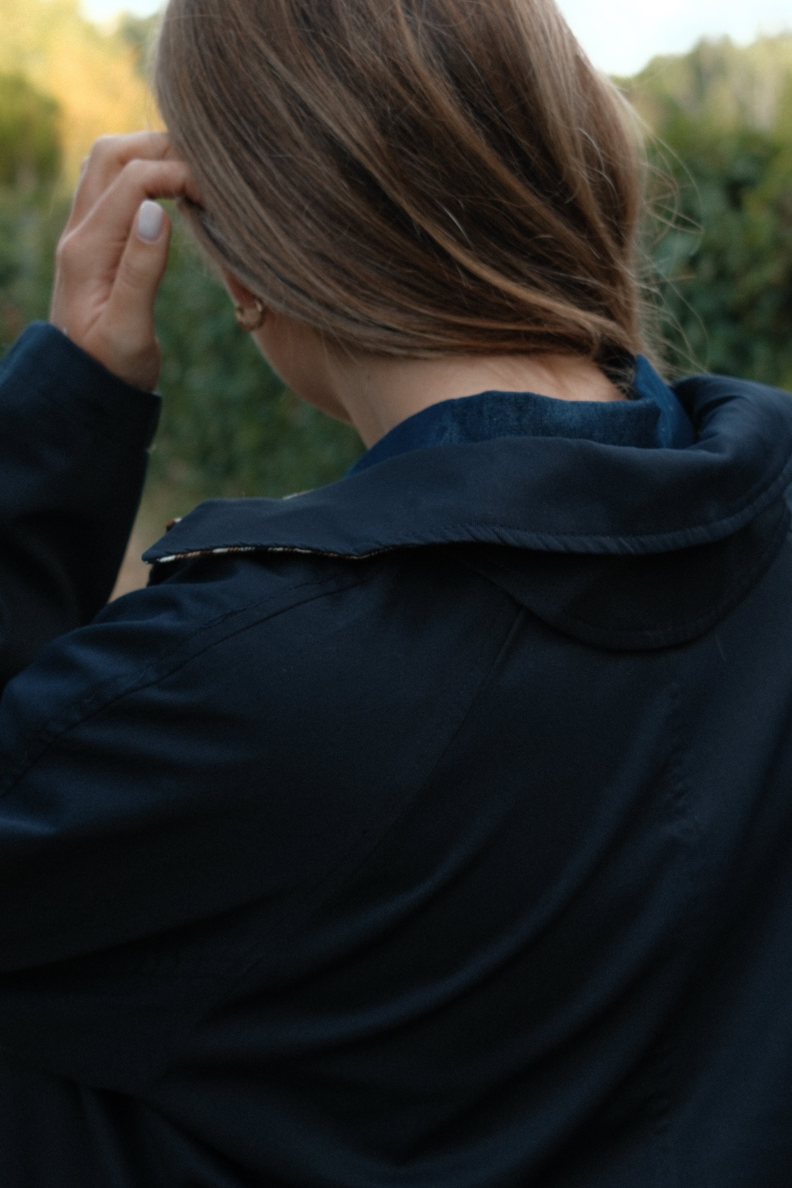 THE REVERSIBLE CHECK TRENCH COAT NAVY