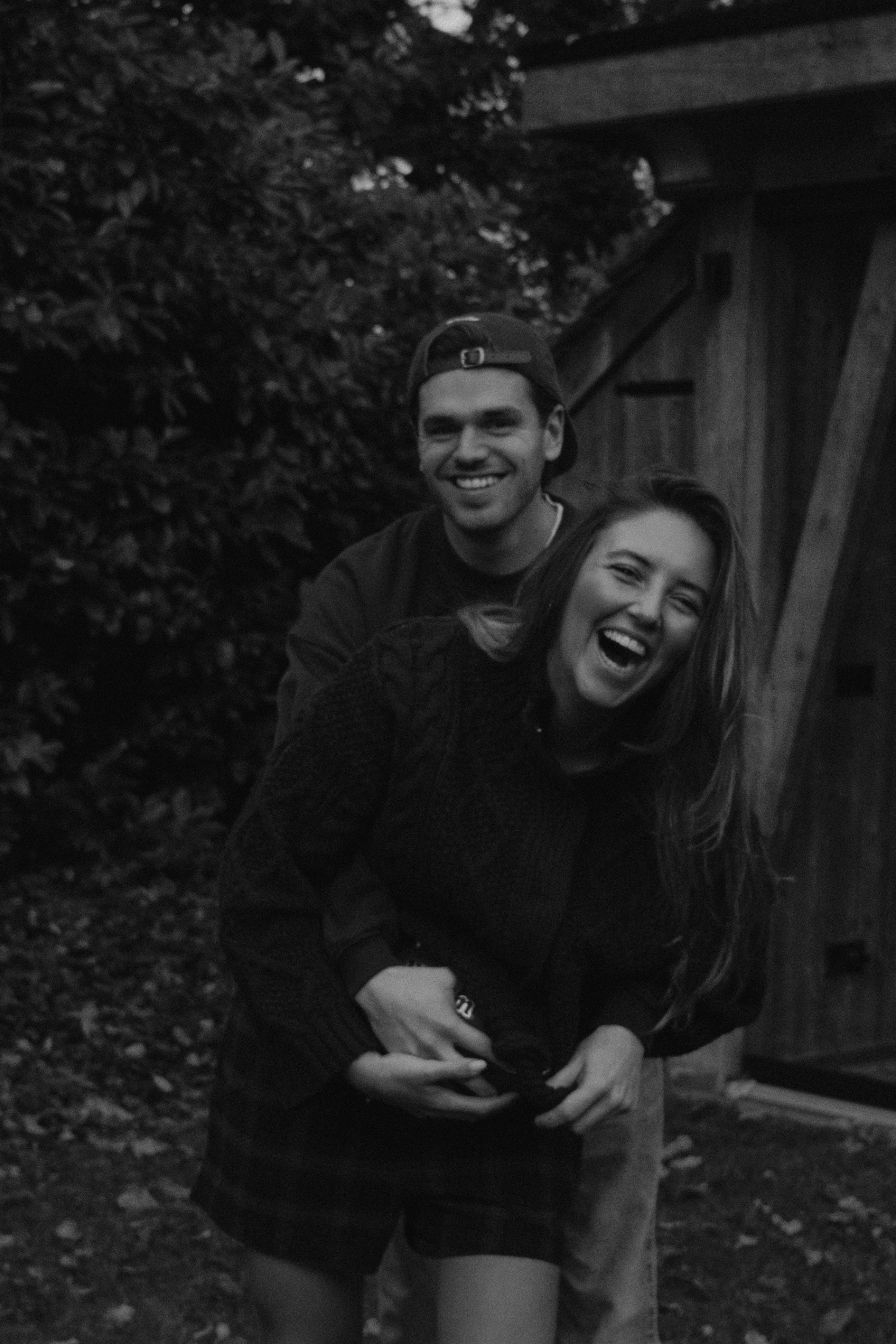 HERITAGE CABLE CARDIGAN NAVY