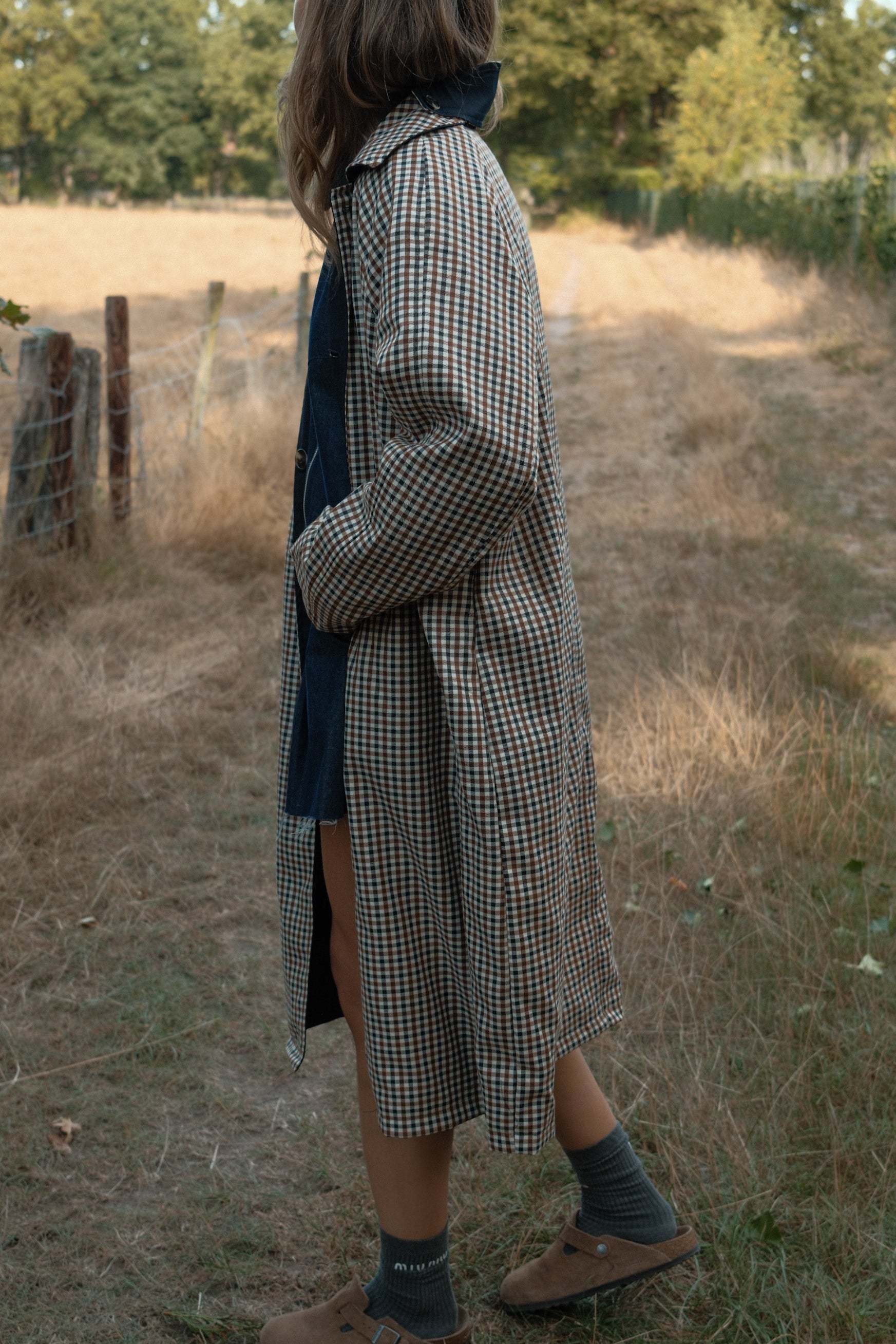 THE REVERSIBLE CHECK TRENCH COAT NAVY