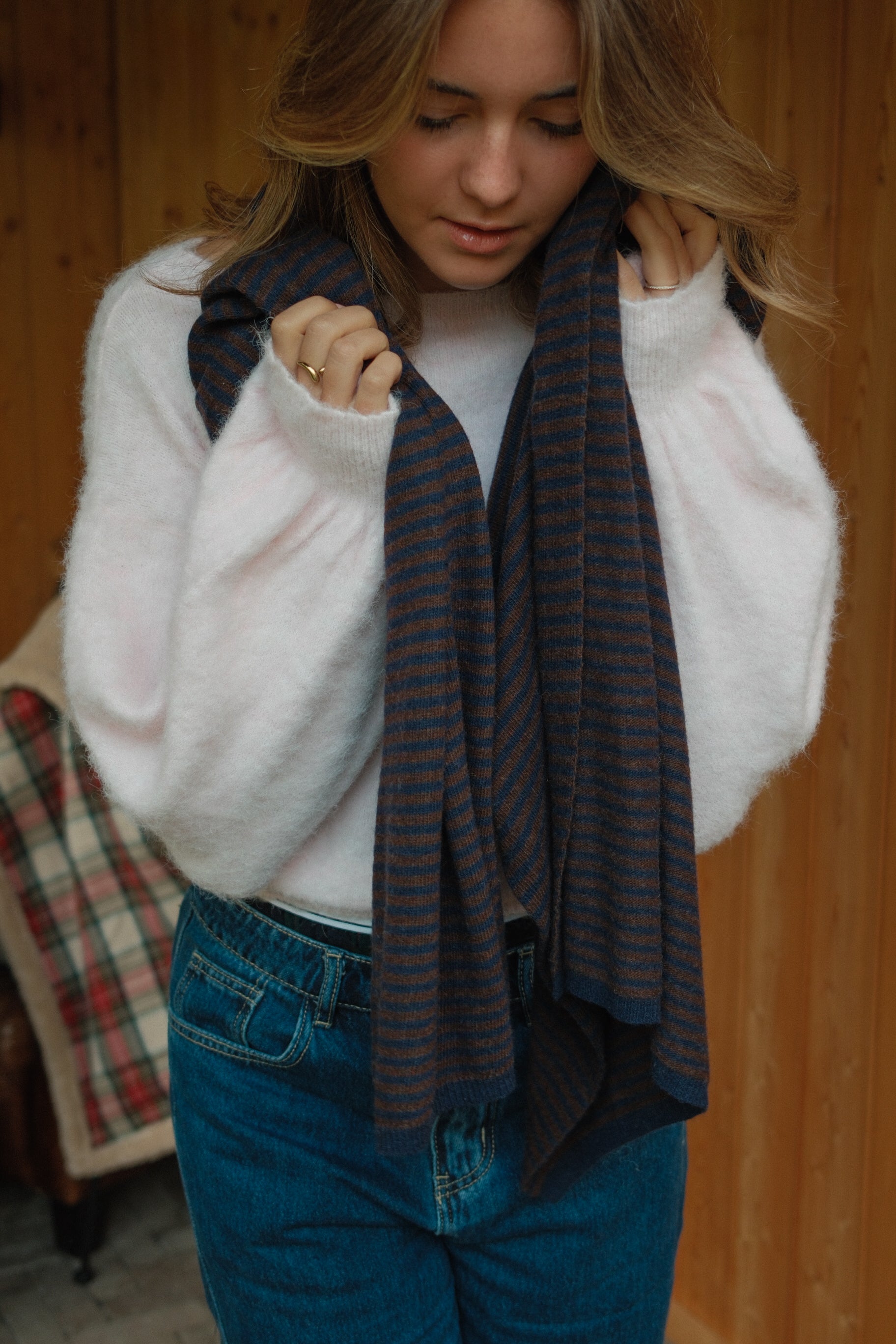 A/S SCARF STRIPED NAVY/CHOCO