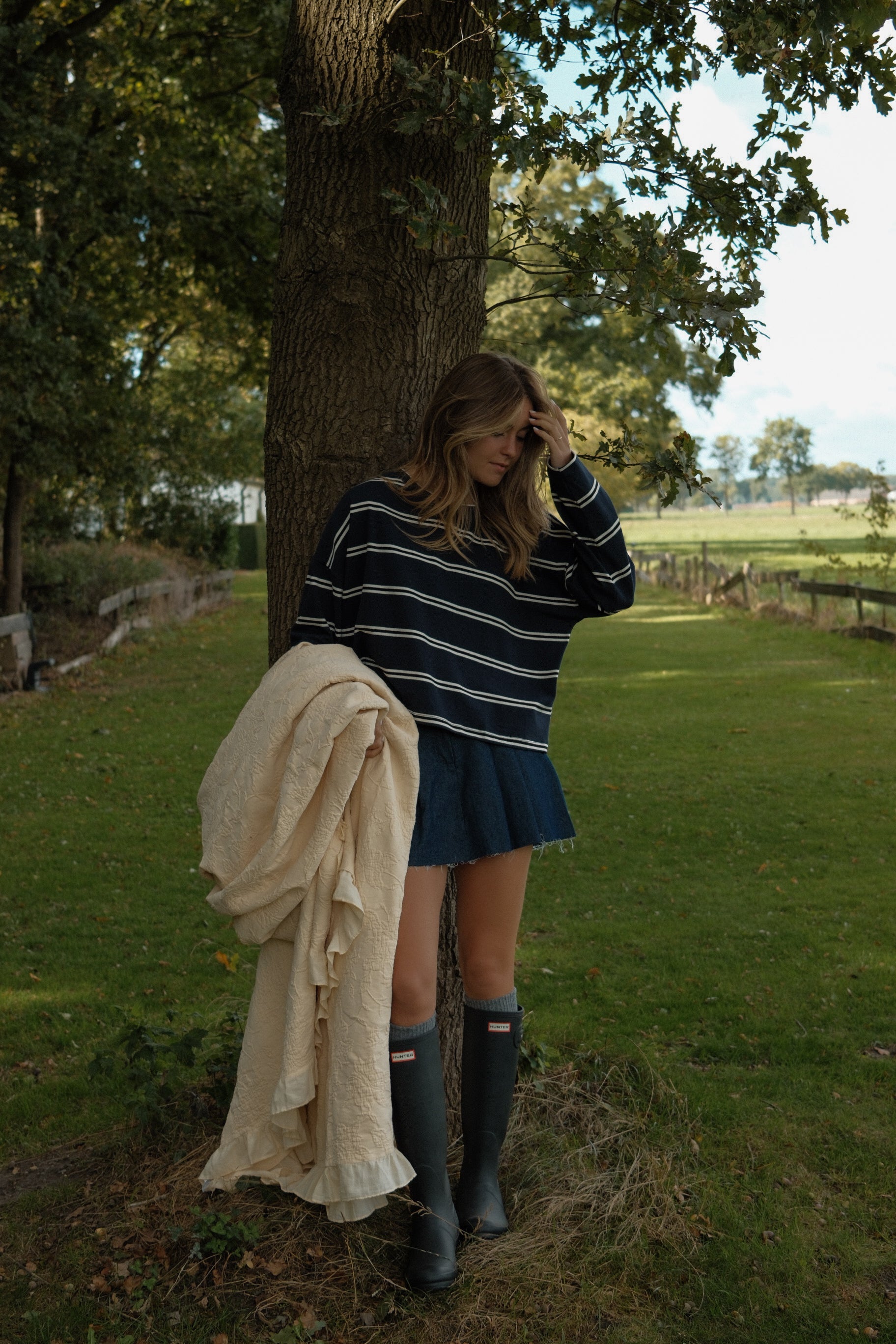 THE STRIPED FLARE TEE NAVY