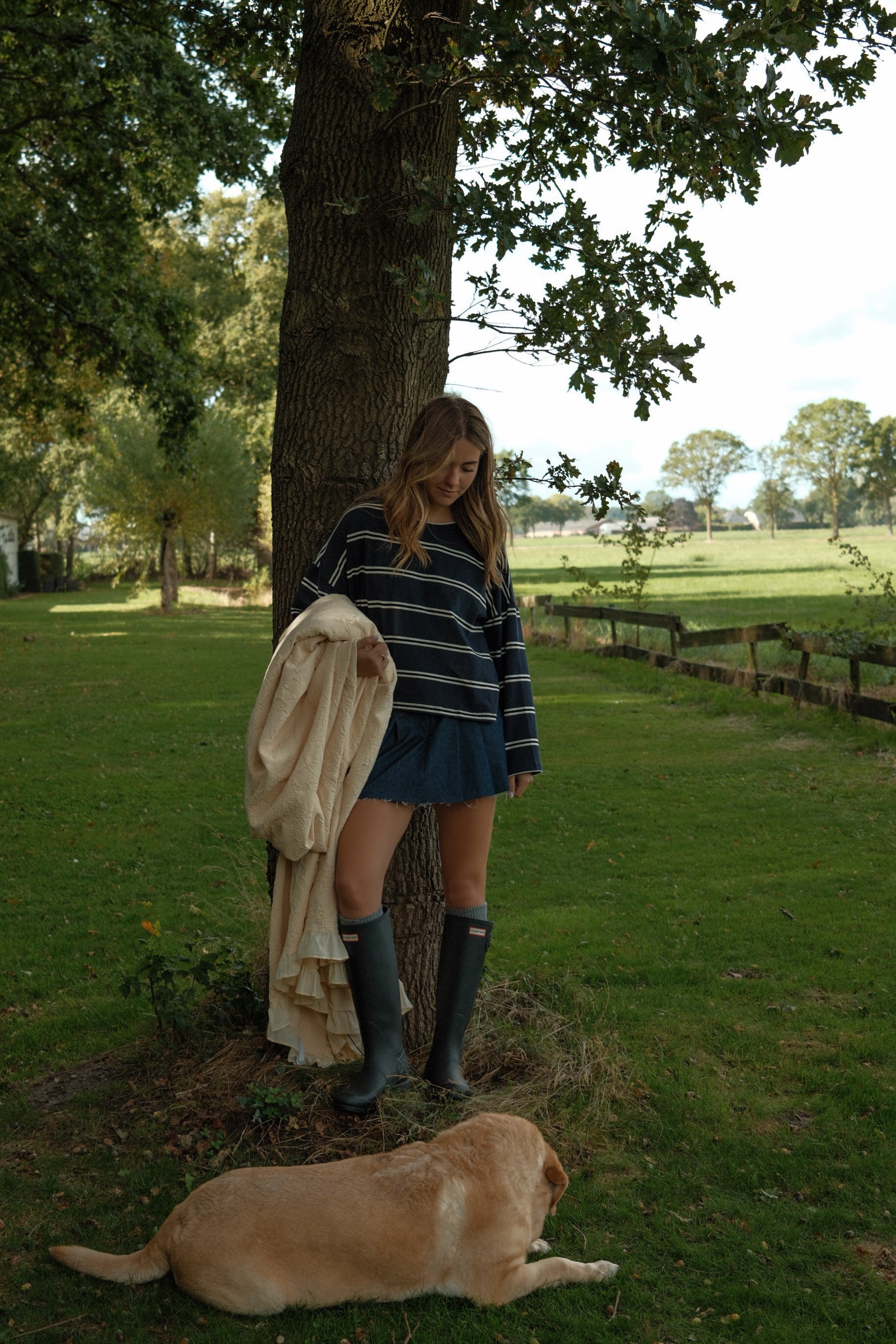 THE STRIPED FLARE TEE NAVY
