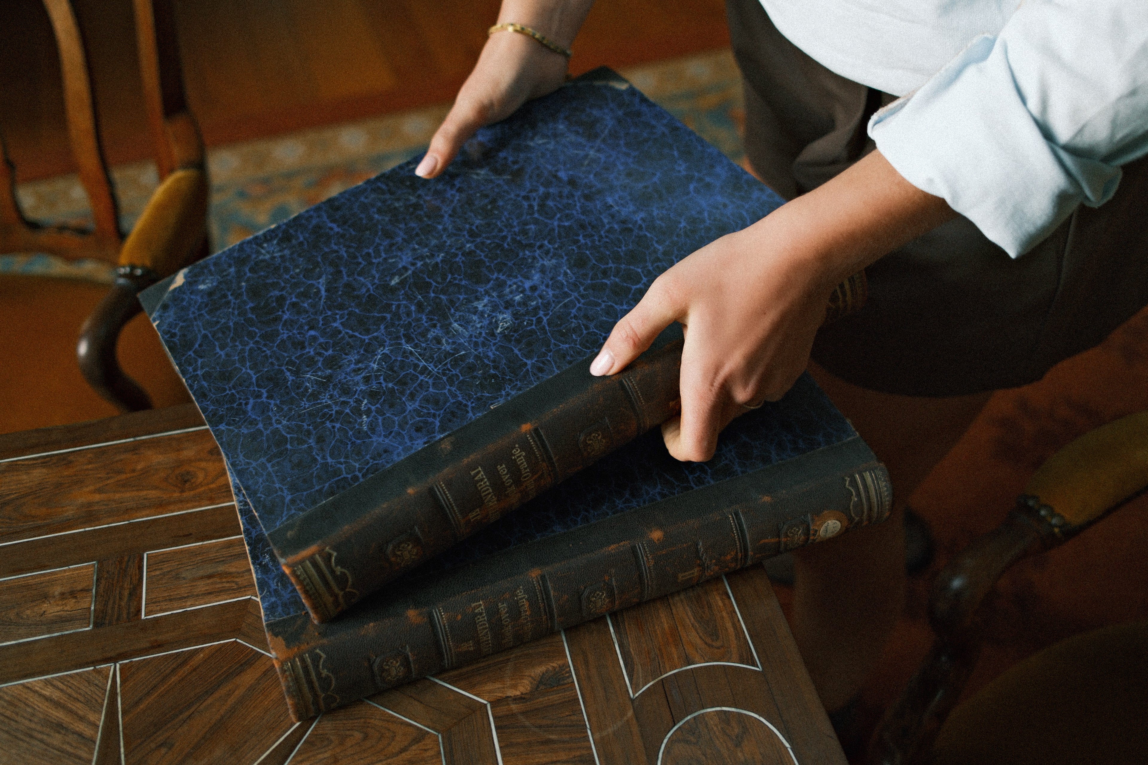 BUTTON LONGSLEEVE BABY BLUE