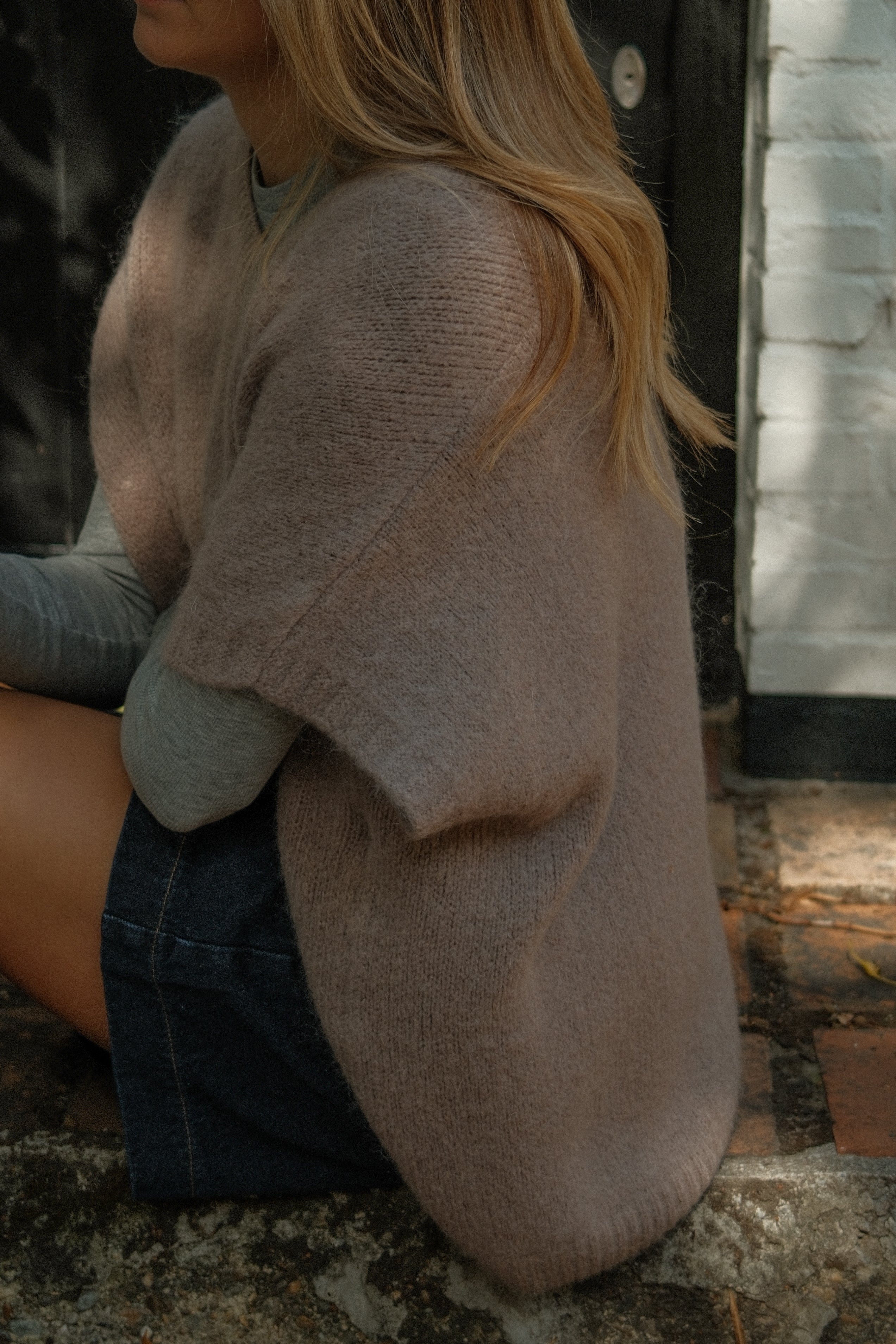 V-NECK SAM KNIT TAUPE