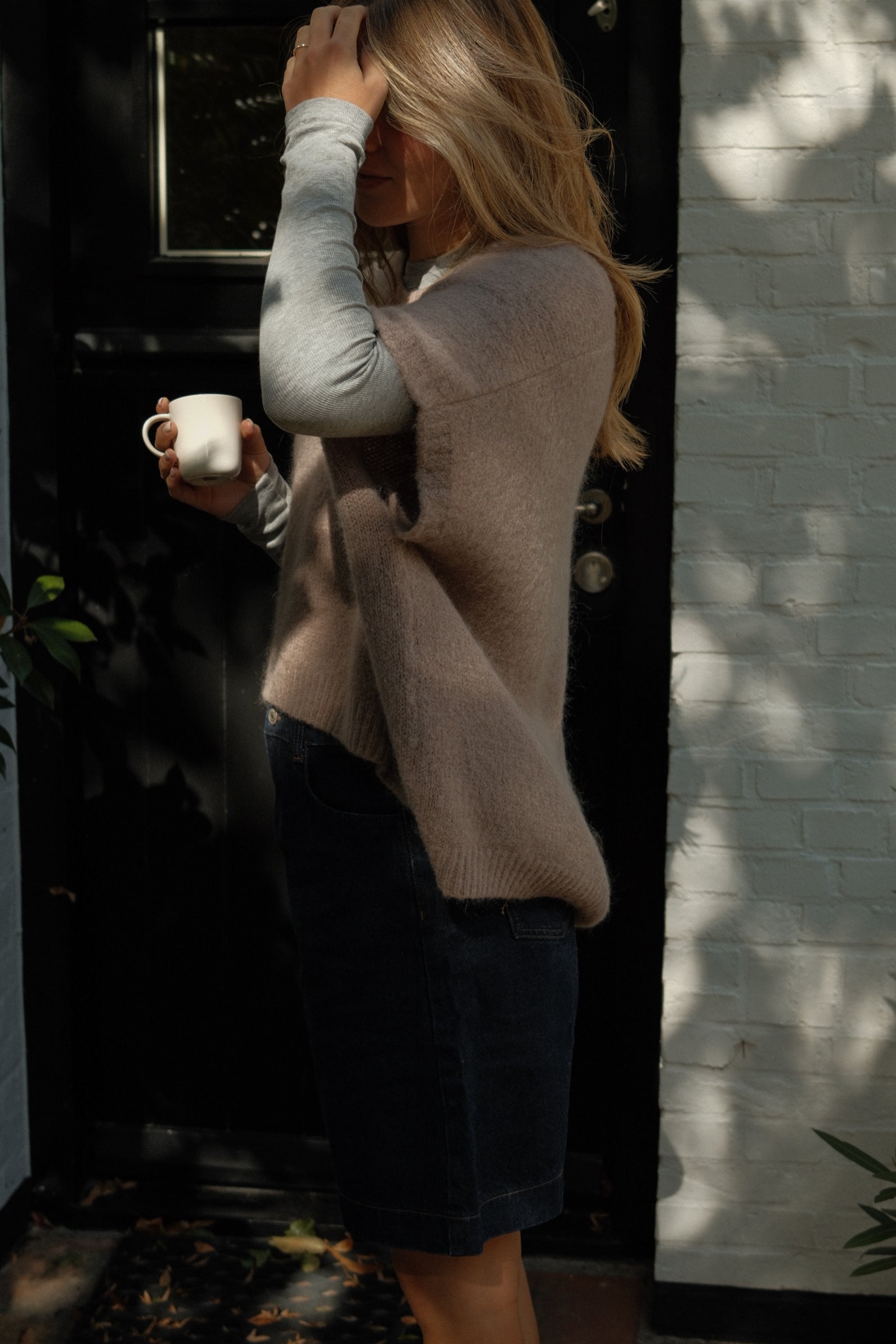 V-NECK SAM KNIT TAUPE