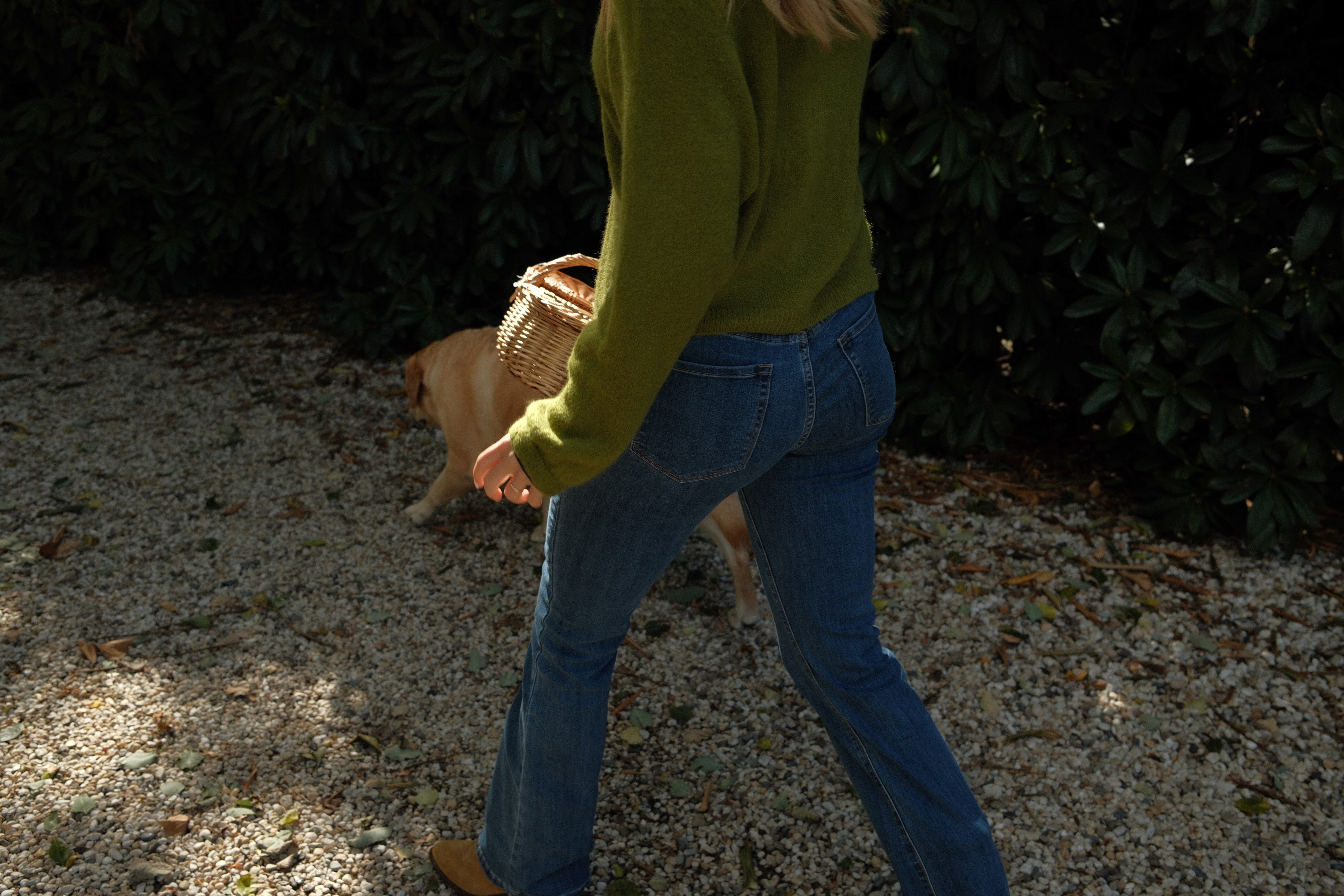 THE ALPACA V CARDIGAN OLIVE GREEN