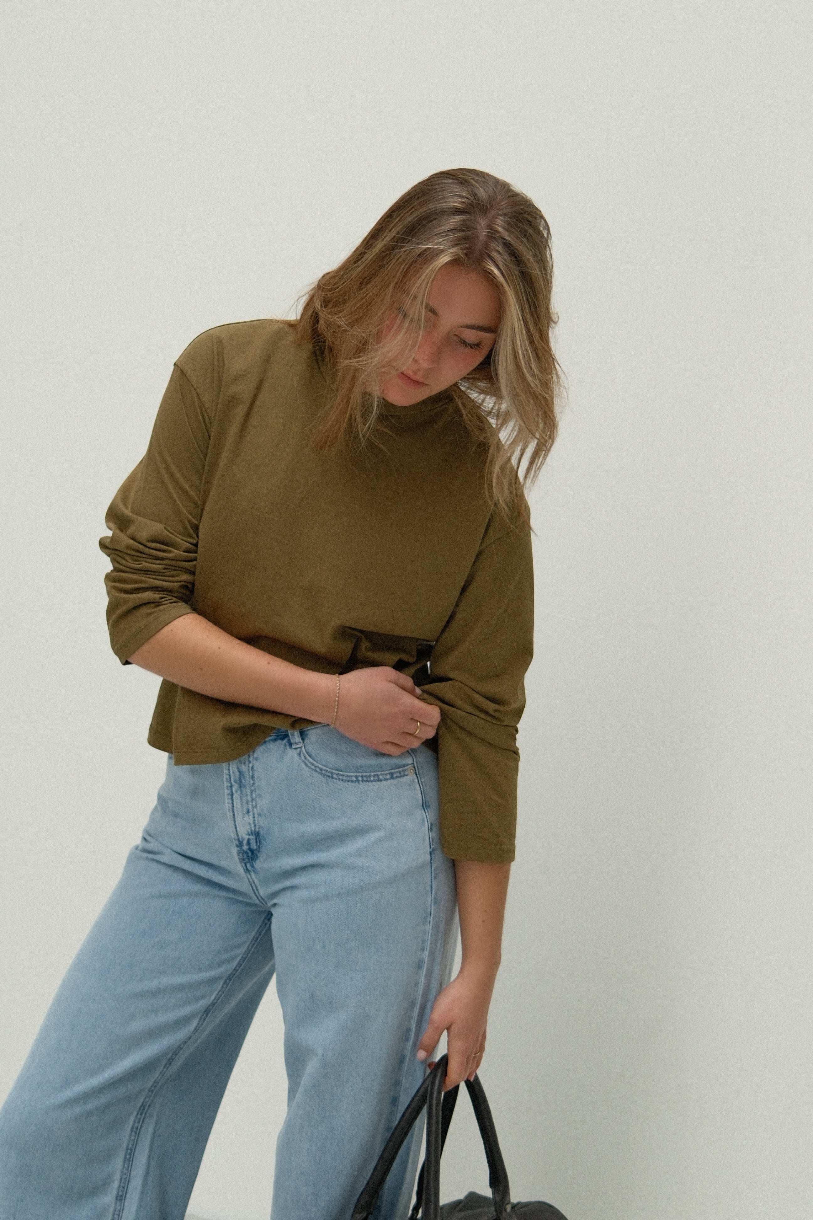 ESSENTIAL LONGSLEEVE KAKI