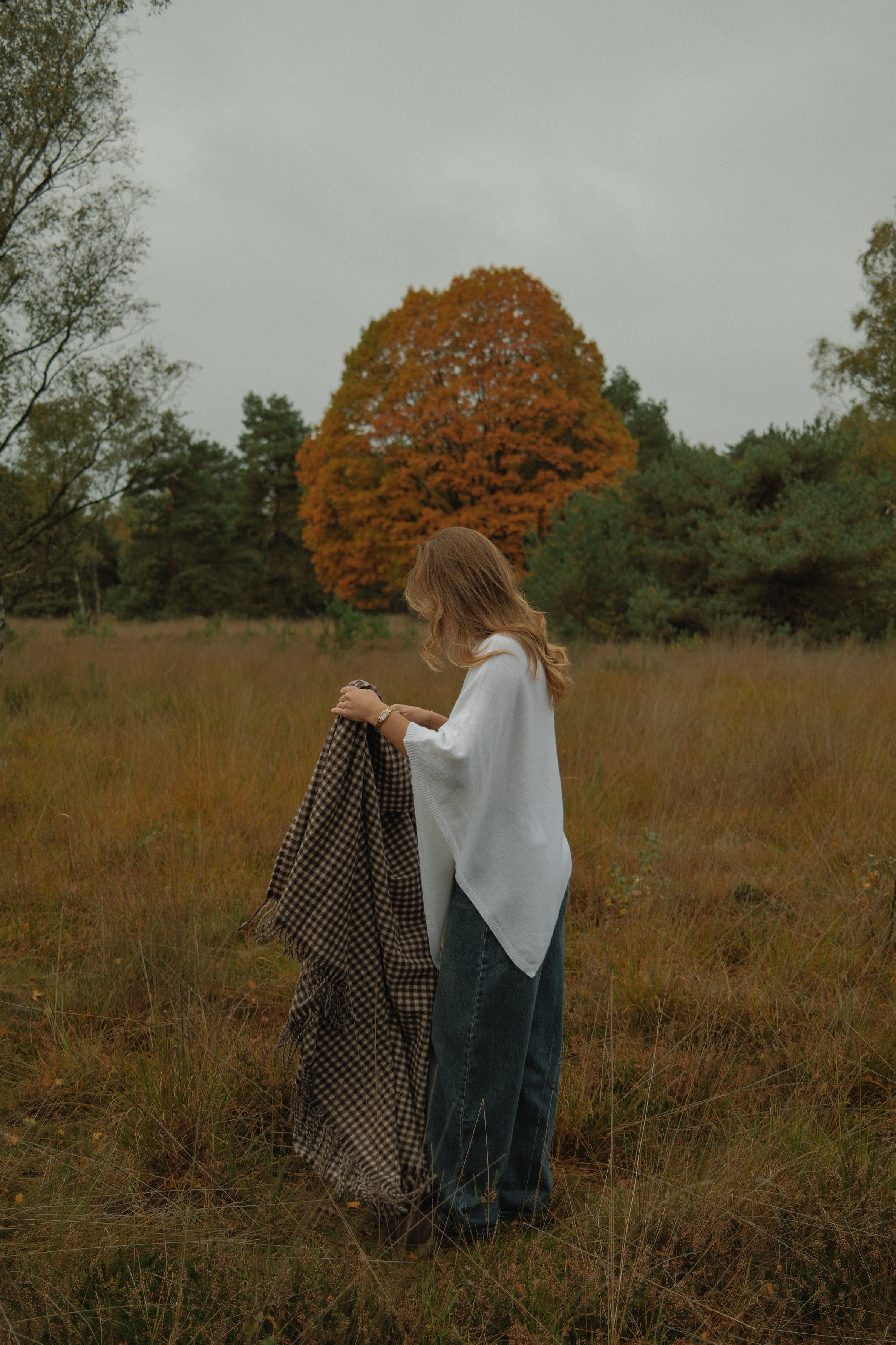 THE CASHMERE BLEND CAPE WHITE