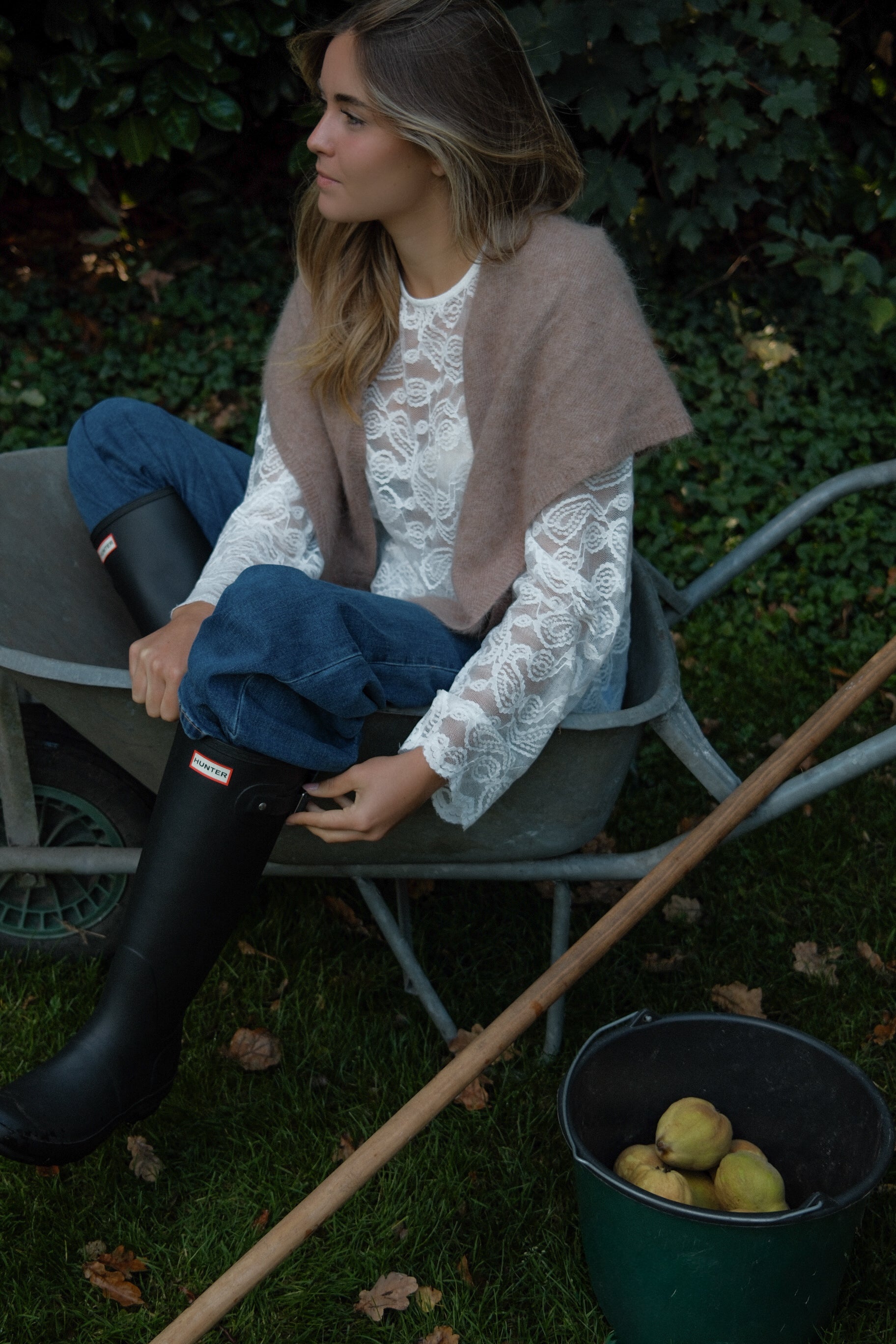 OUR FAVORITE LACE TOP WHITE