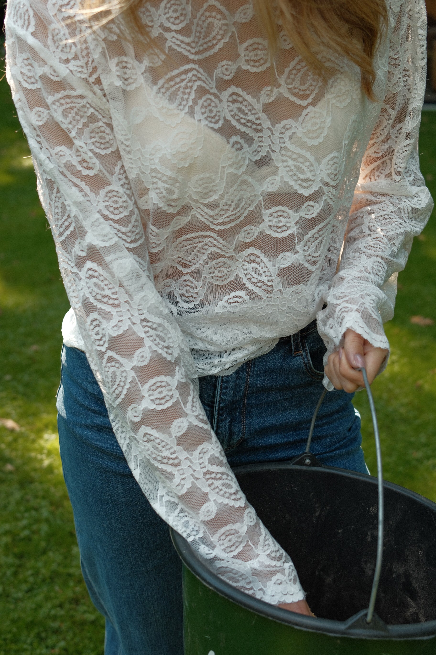 OUR FAVORITE LACE TOP WHITE