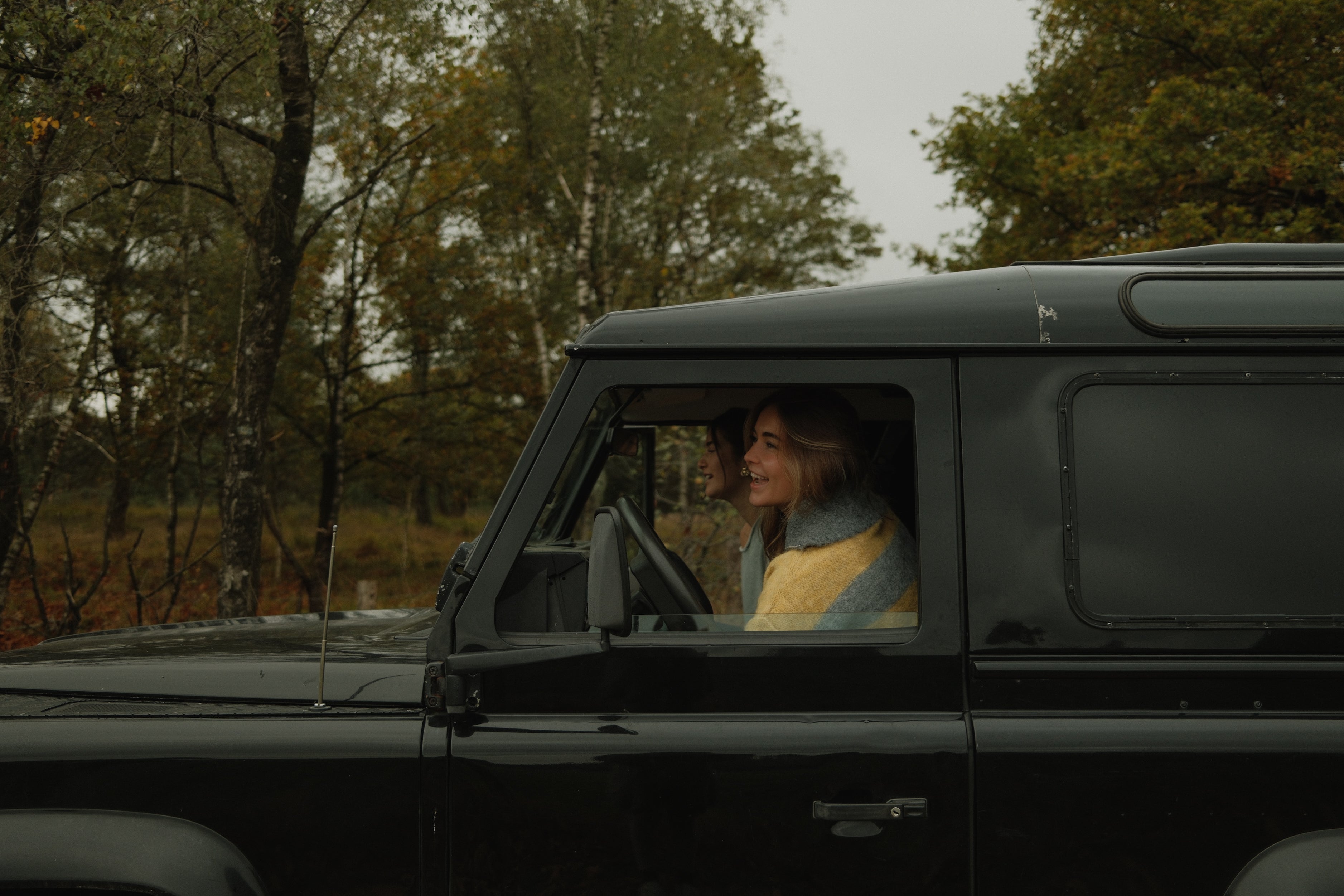 BOLD STRIPE ZIP KNIT YELLOW/GREY