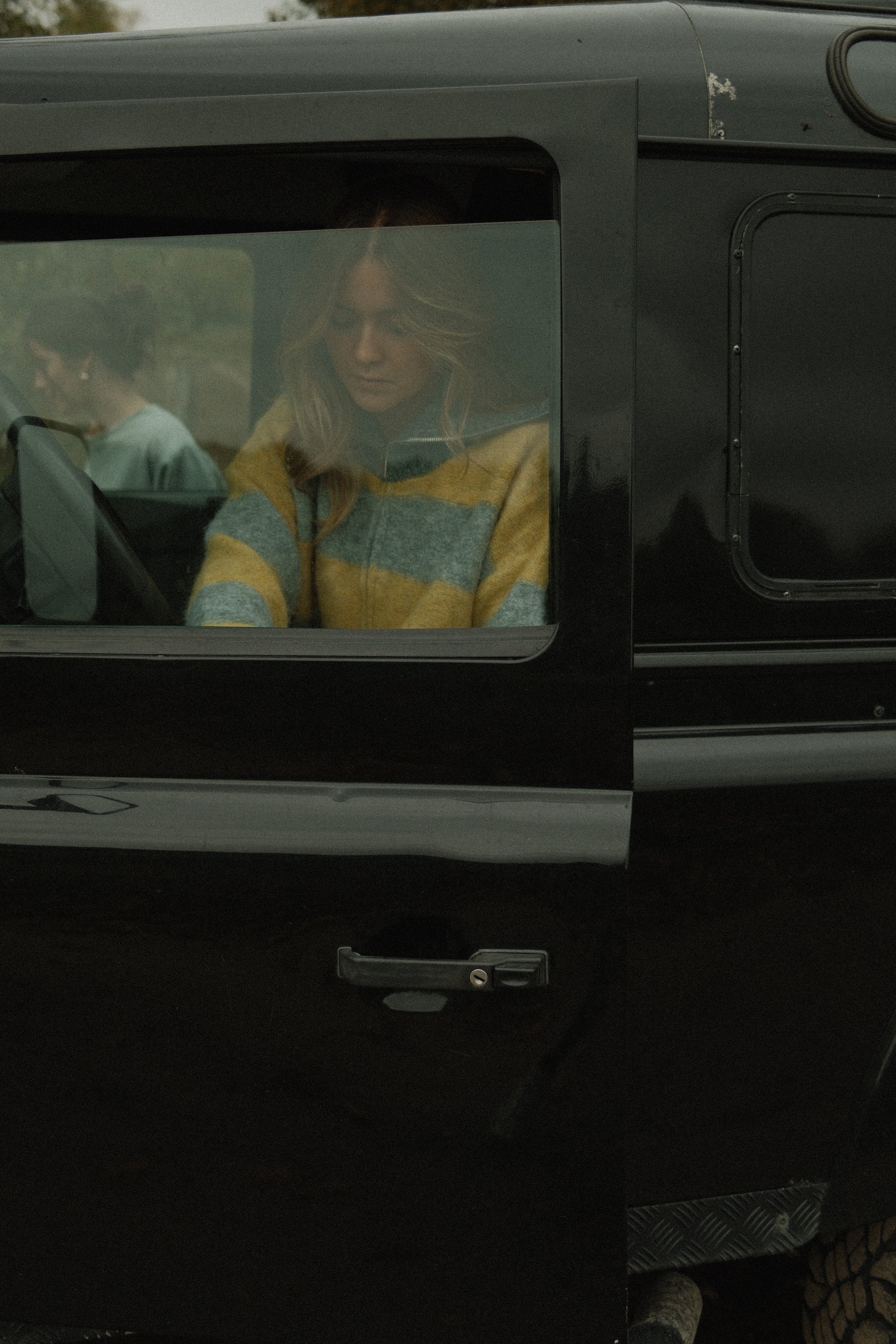 BOLD STRIPE ZIP KNIT YELLOW/GREY