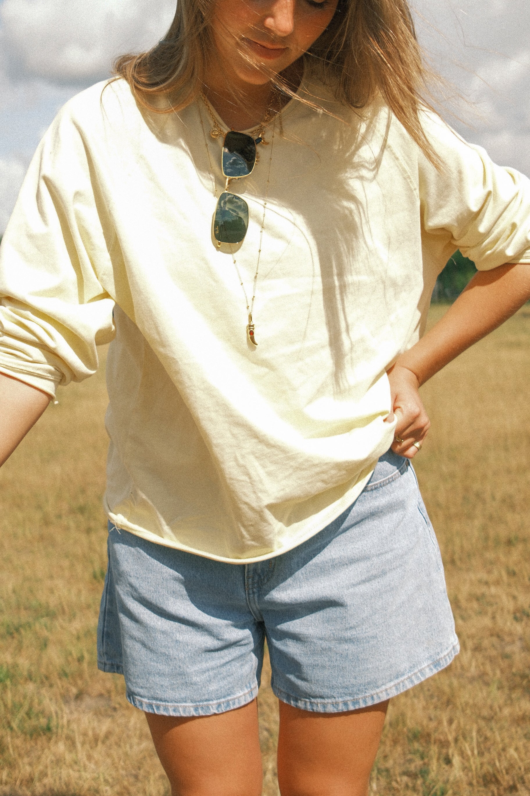 MAGGY BASIC LONGSLEEVE BUTTER YELLOW