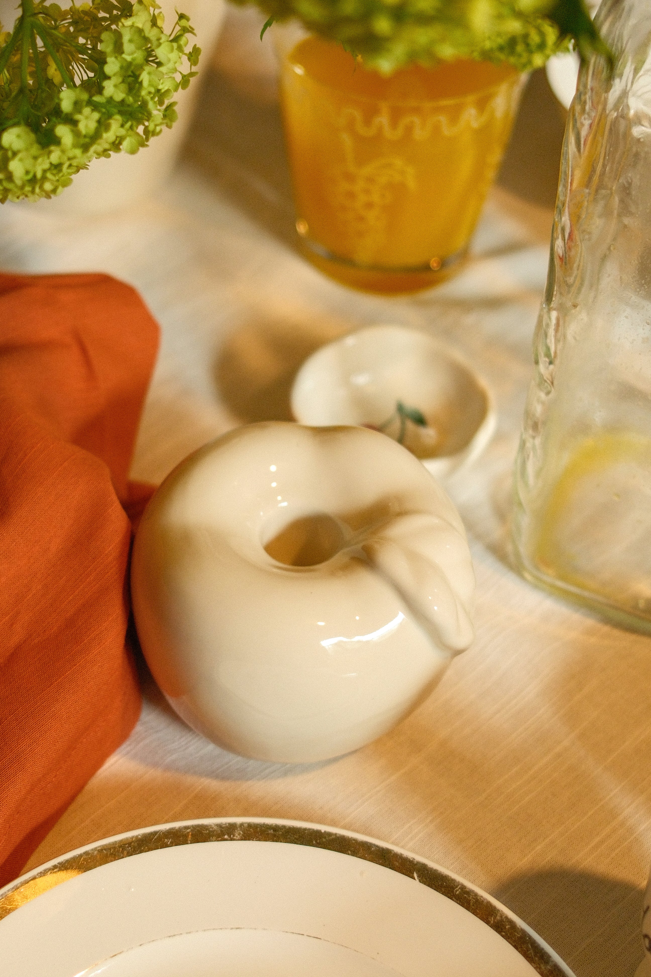 APPLE OF MY EYE CANDLE HOLDER