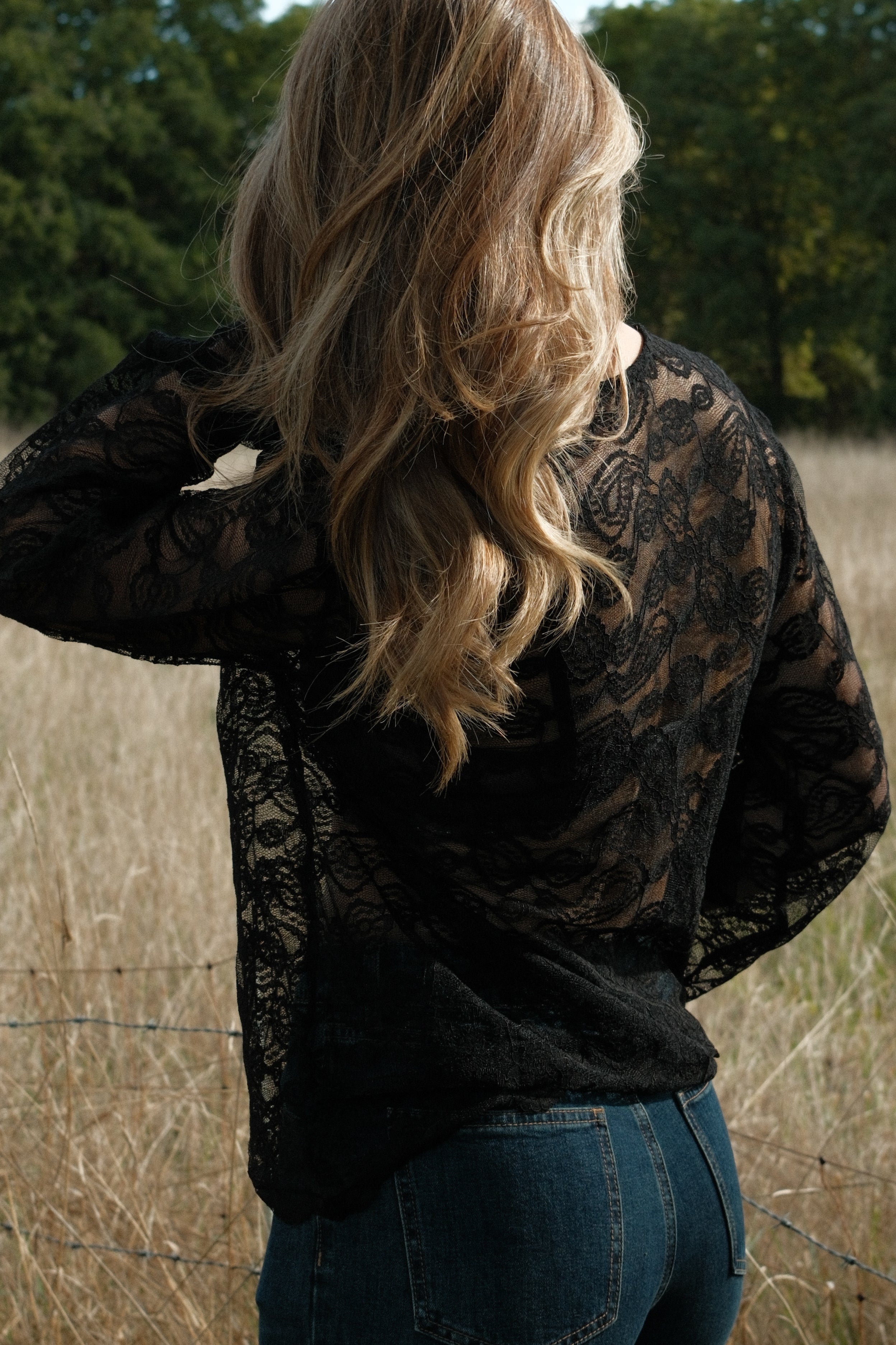 OUR FAVORITE LACE TOP BLACK