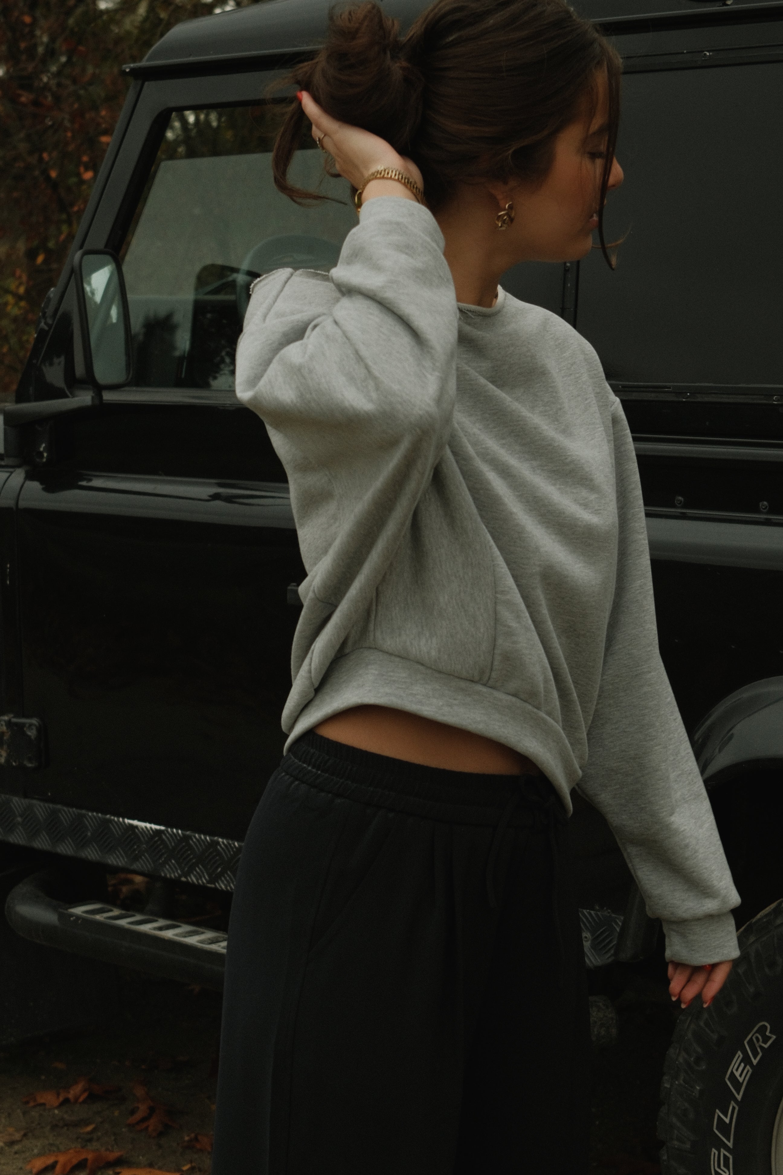 THE IRIS OFF SHOULDER SWEAT GREY