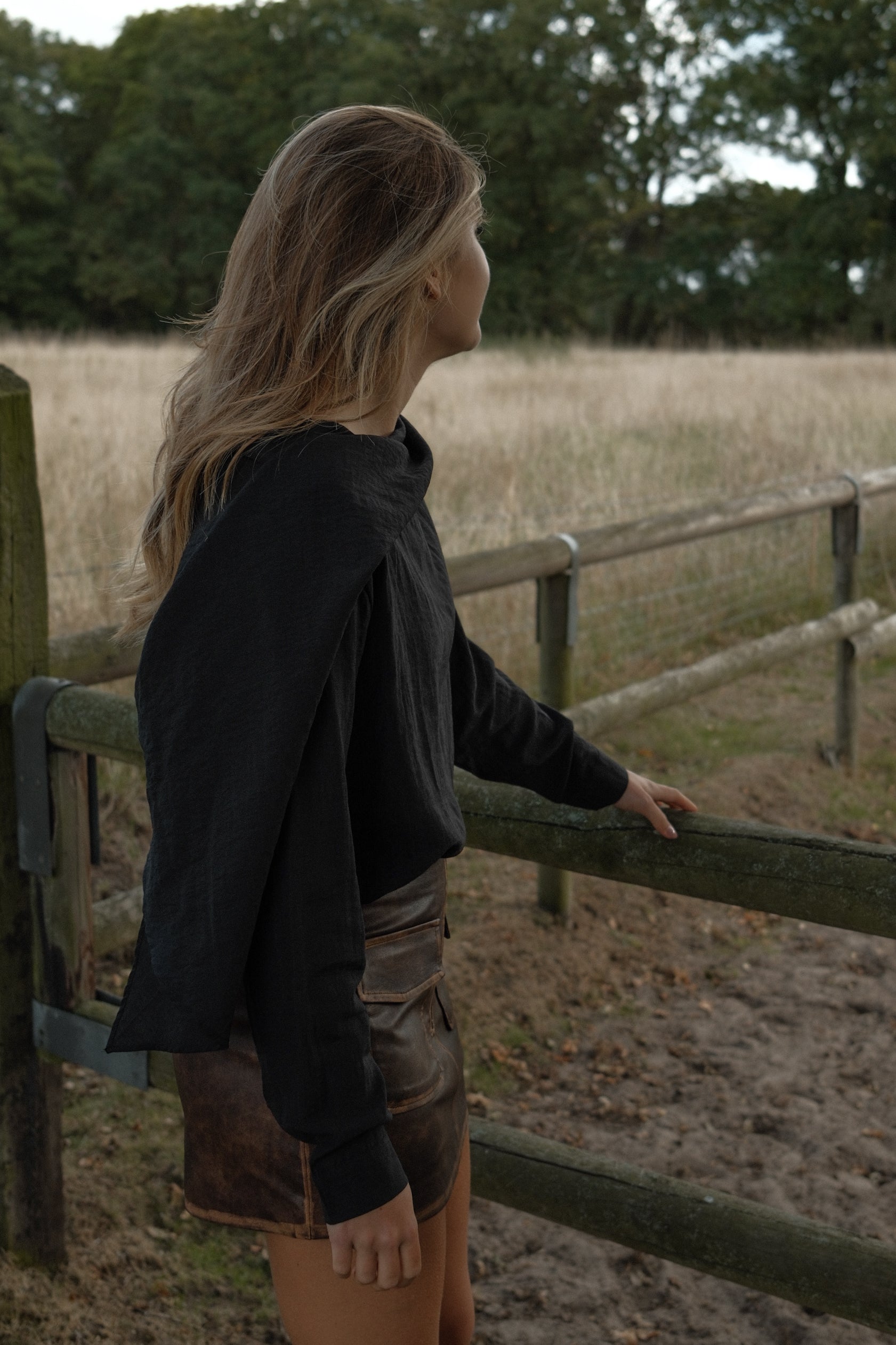 THE NOMAD TOP BLACK