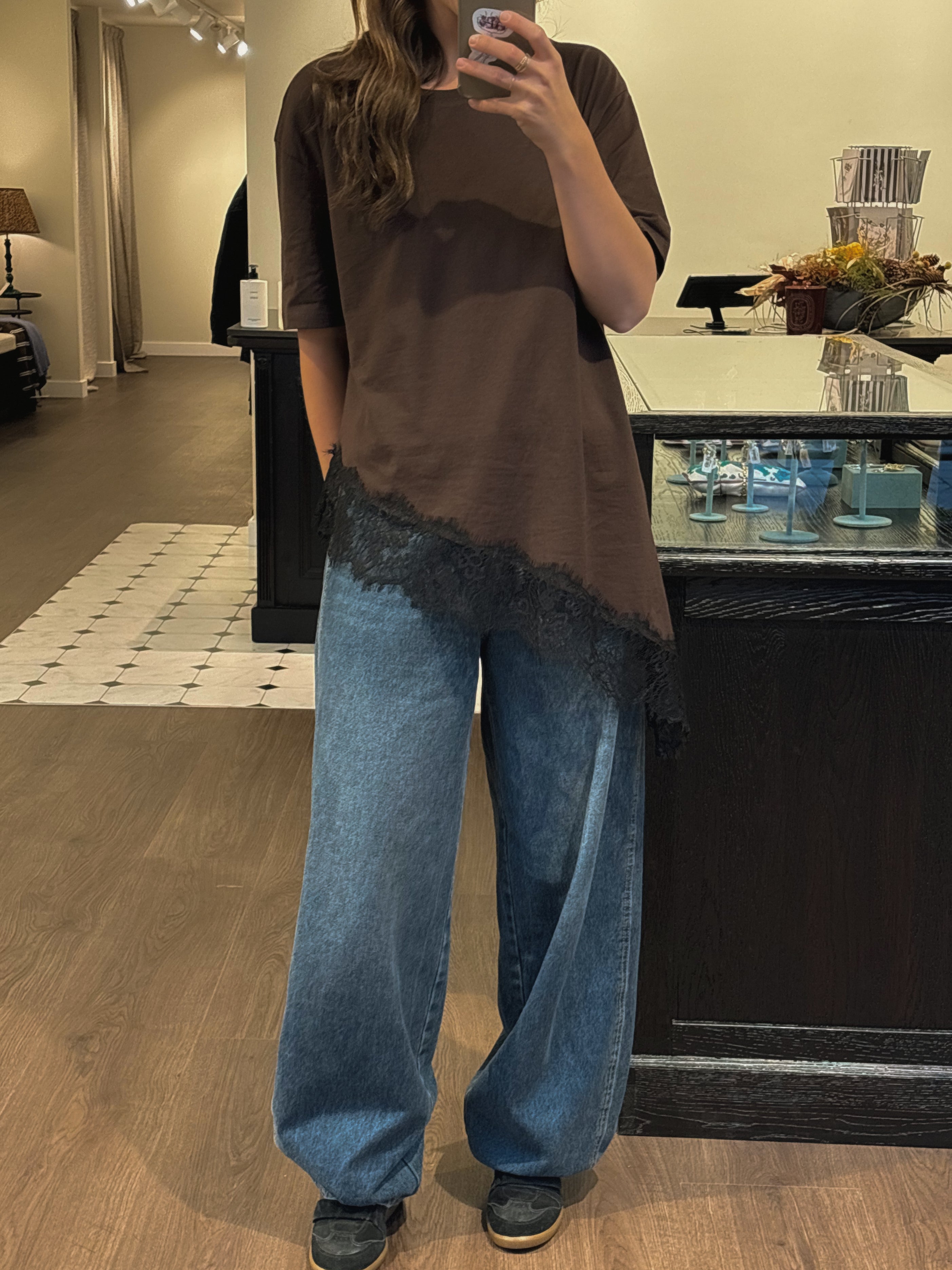 OVERSIZED LACE TEE CHOCO