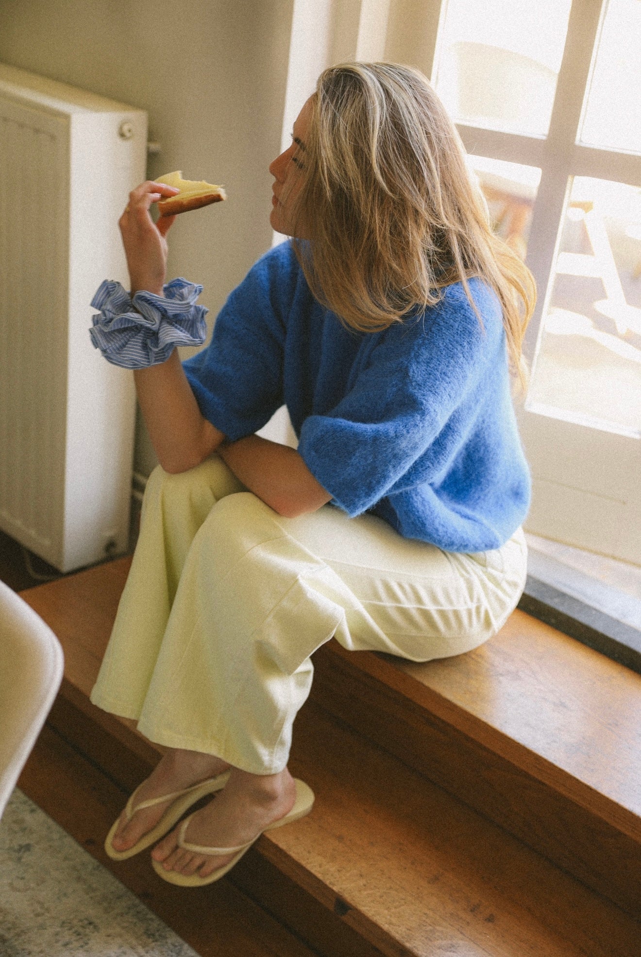 BLUE STRIPED SCRUNCHIE