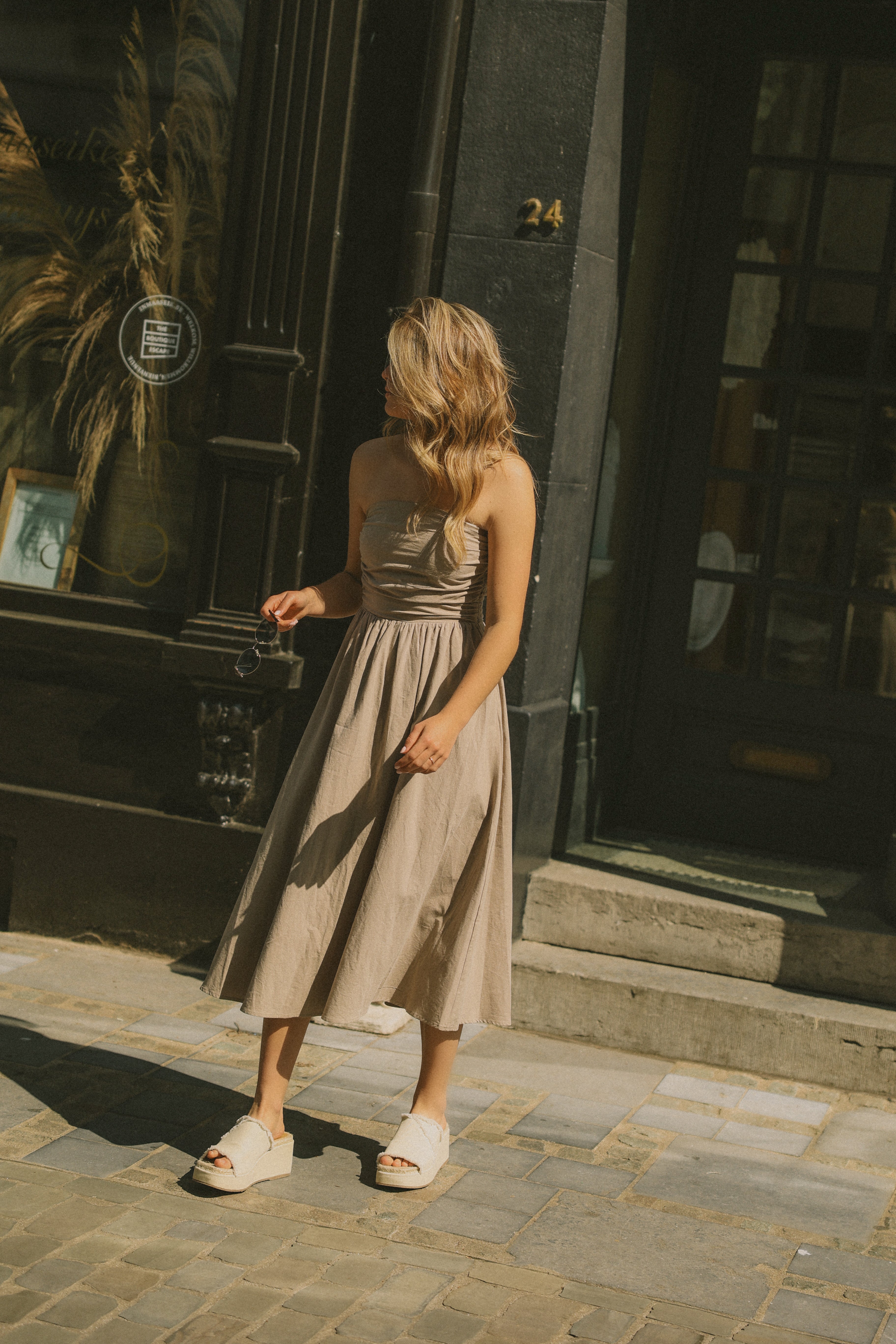 STRAPLESS MAXI DRESS TAUPE