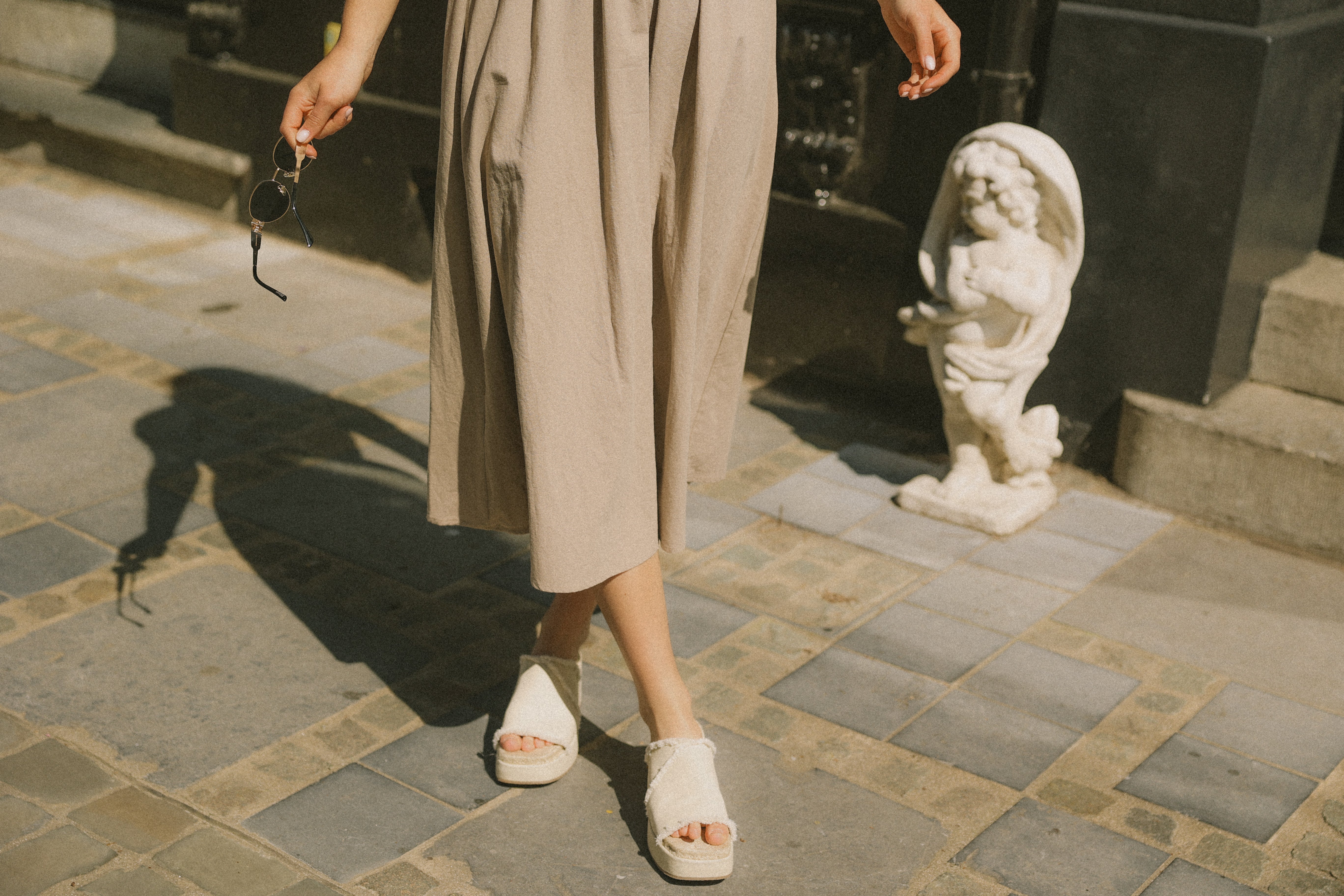 STRAPLESS MAXI DRESS TAUPE