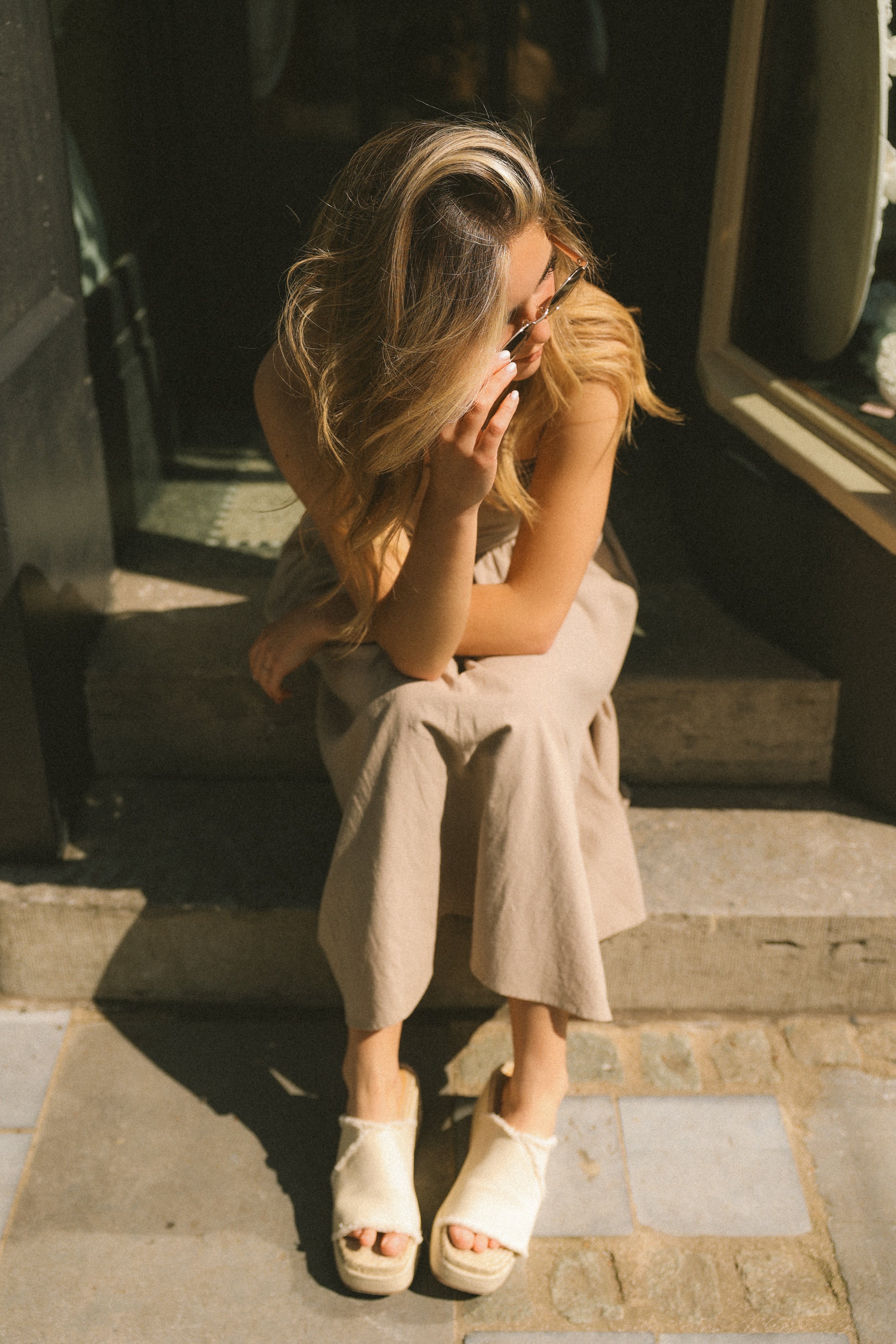 STRAPLESS MAXI DRESS TAUPE