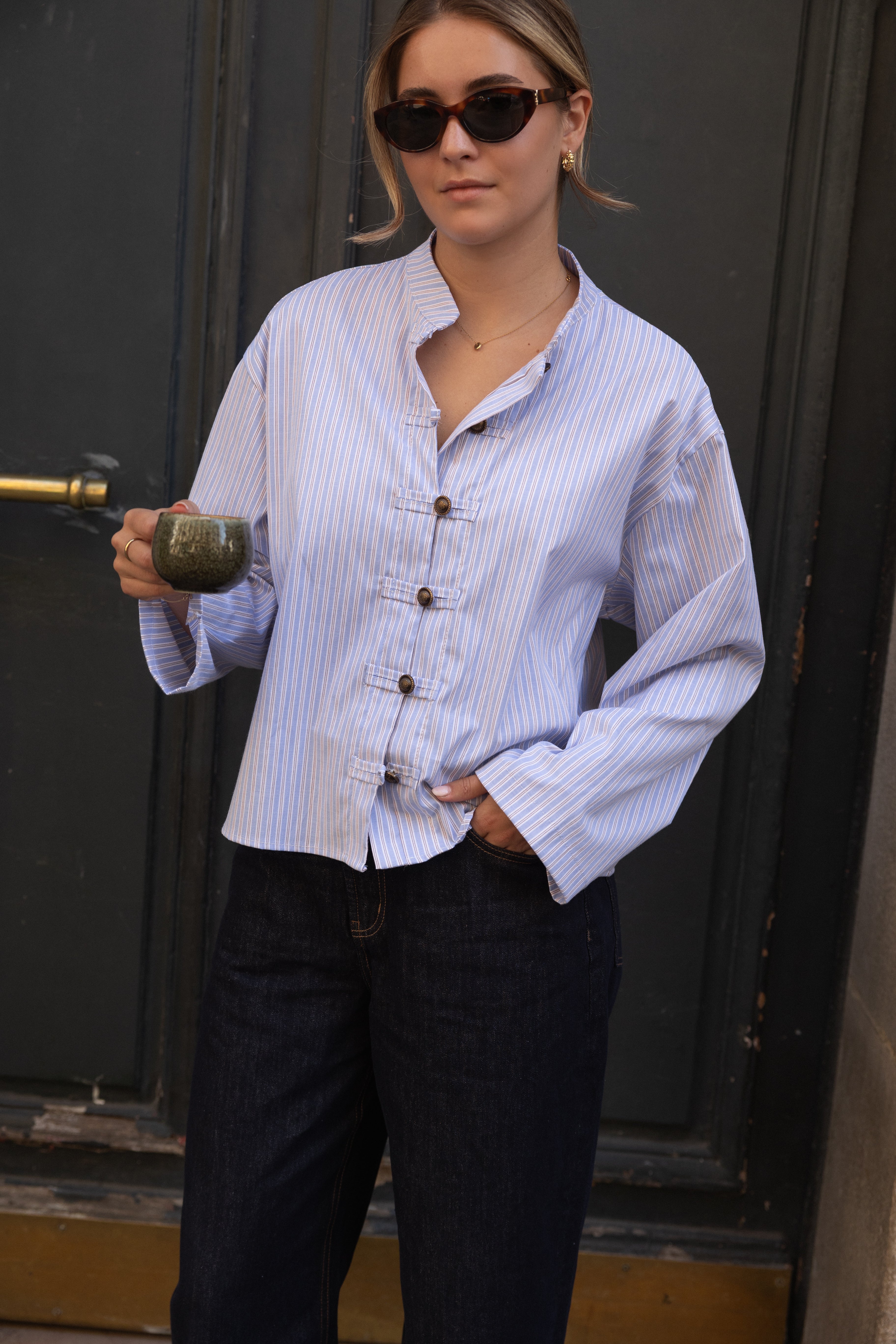 THE STRIPED BUTTON SHIRT BLUE