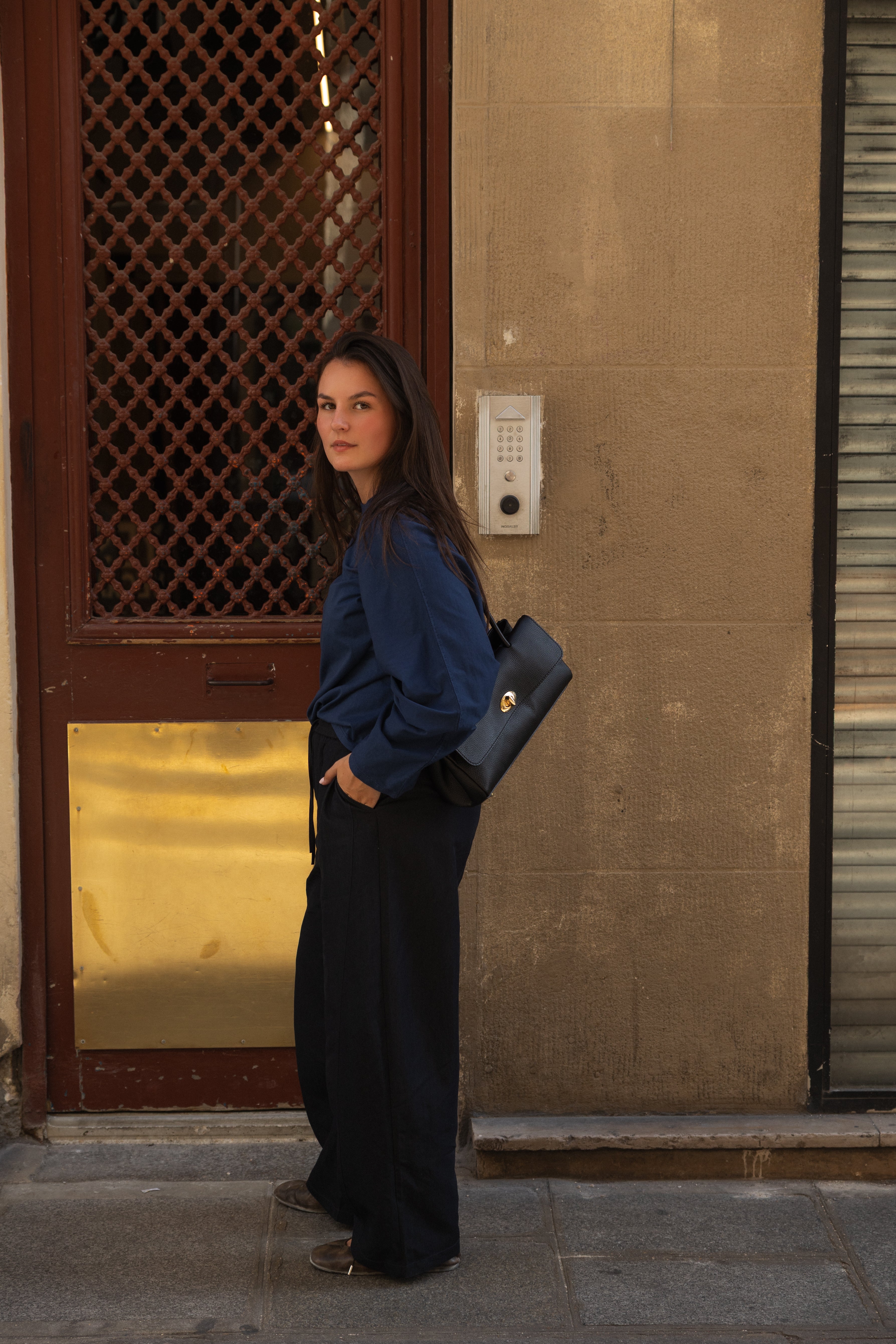 ESSENTIAL LONGSLEEVE NAVY