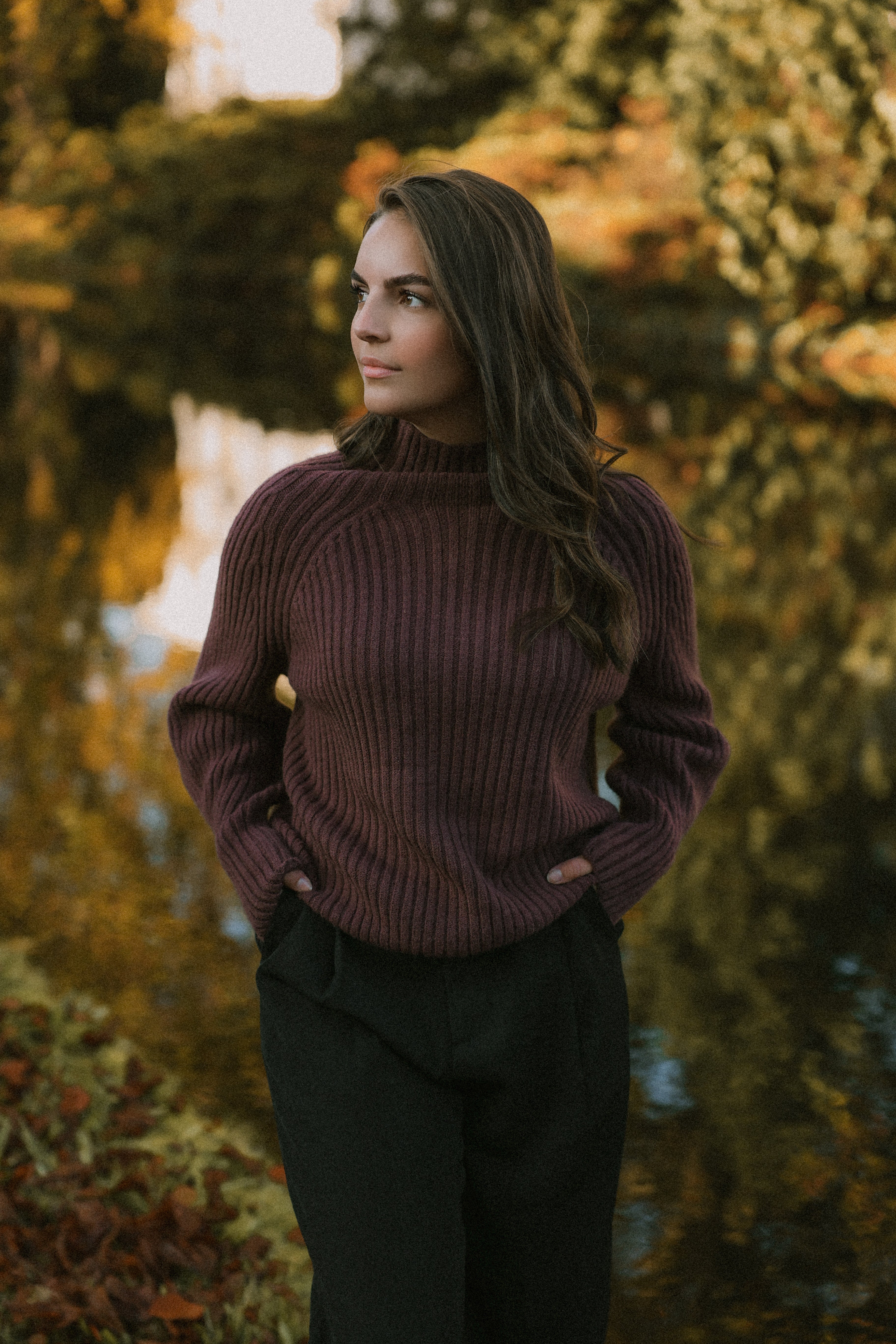 DARK BURGUNDY TURTLENECK