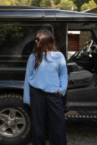OVERSIZED NINA PULL LIGHT BLUE