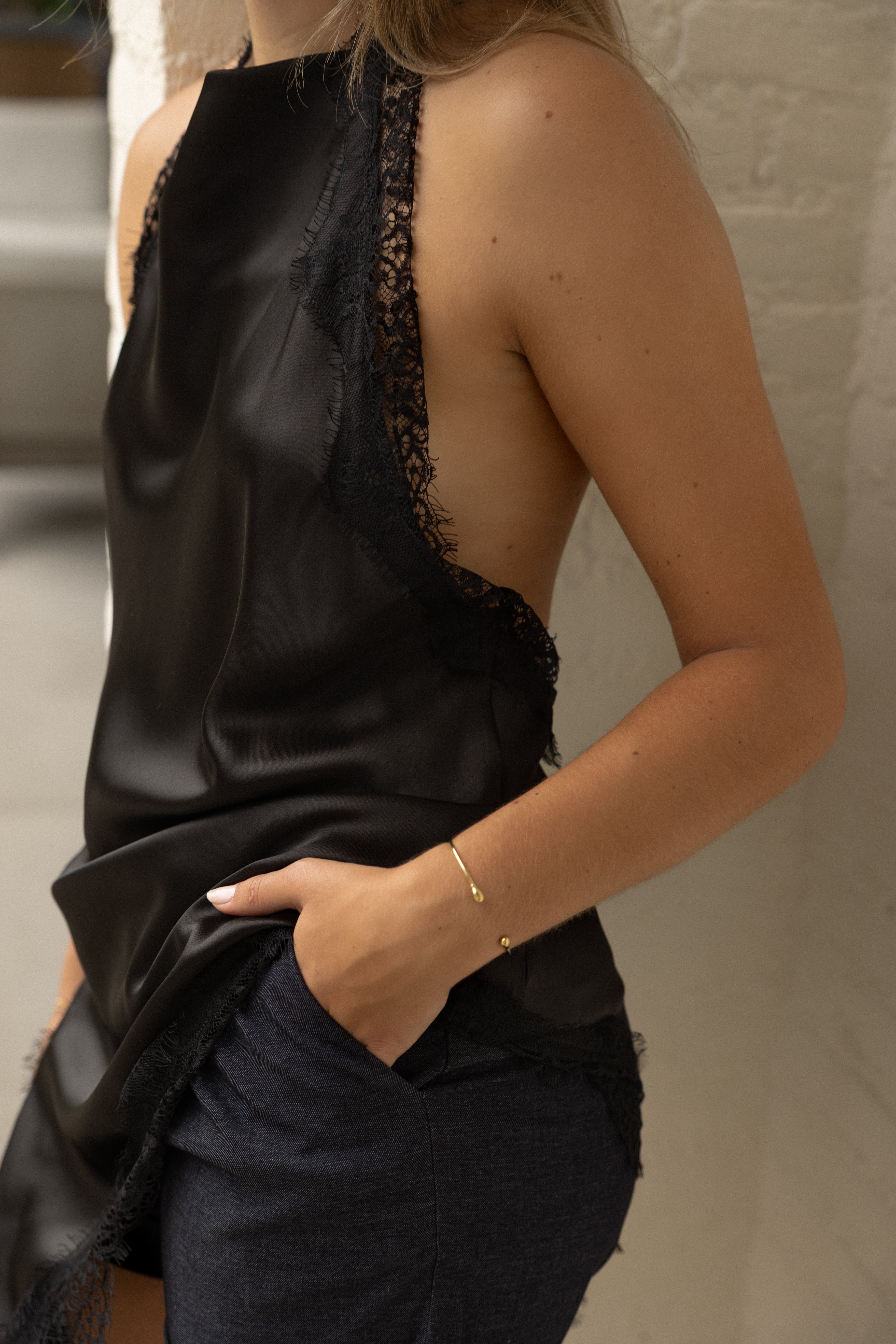 SATIN LACE TOP BLACK