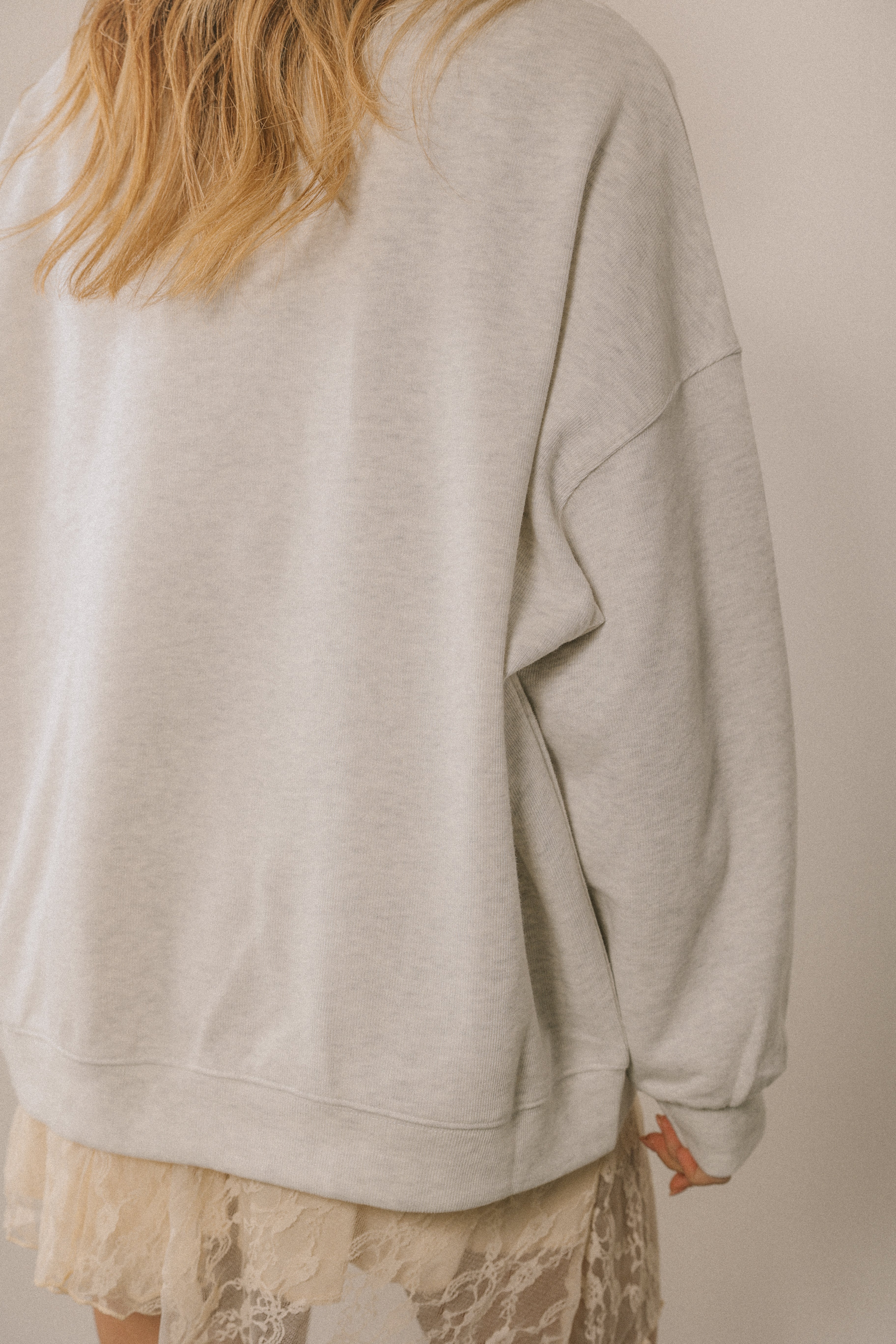 ESSENTIAL OVERSIZED SWEATER GREY