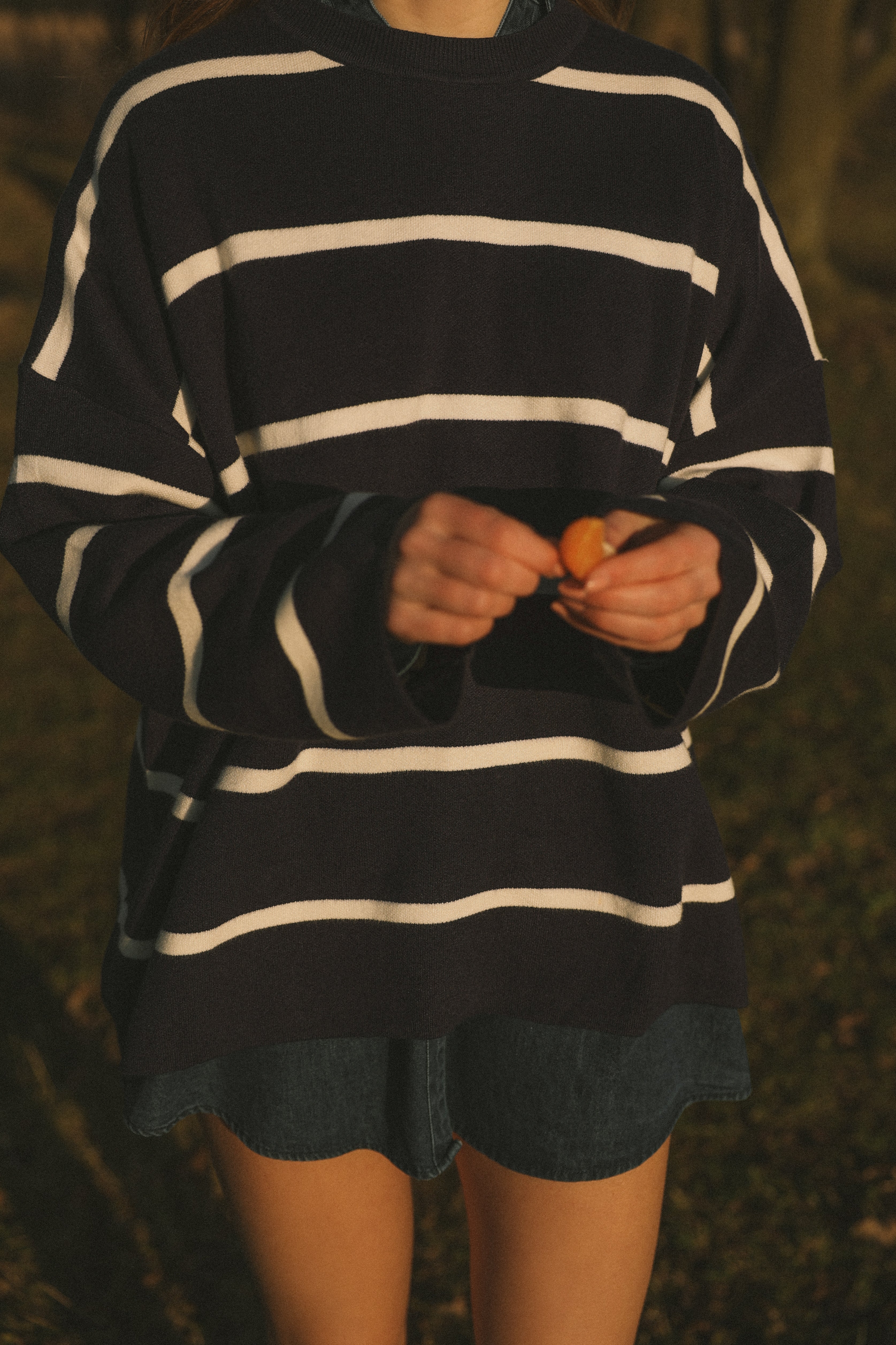 STRIPED OVERSIZED SWEATER NAVY