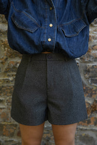 OCTOBER SHORT GREY
