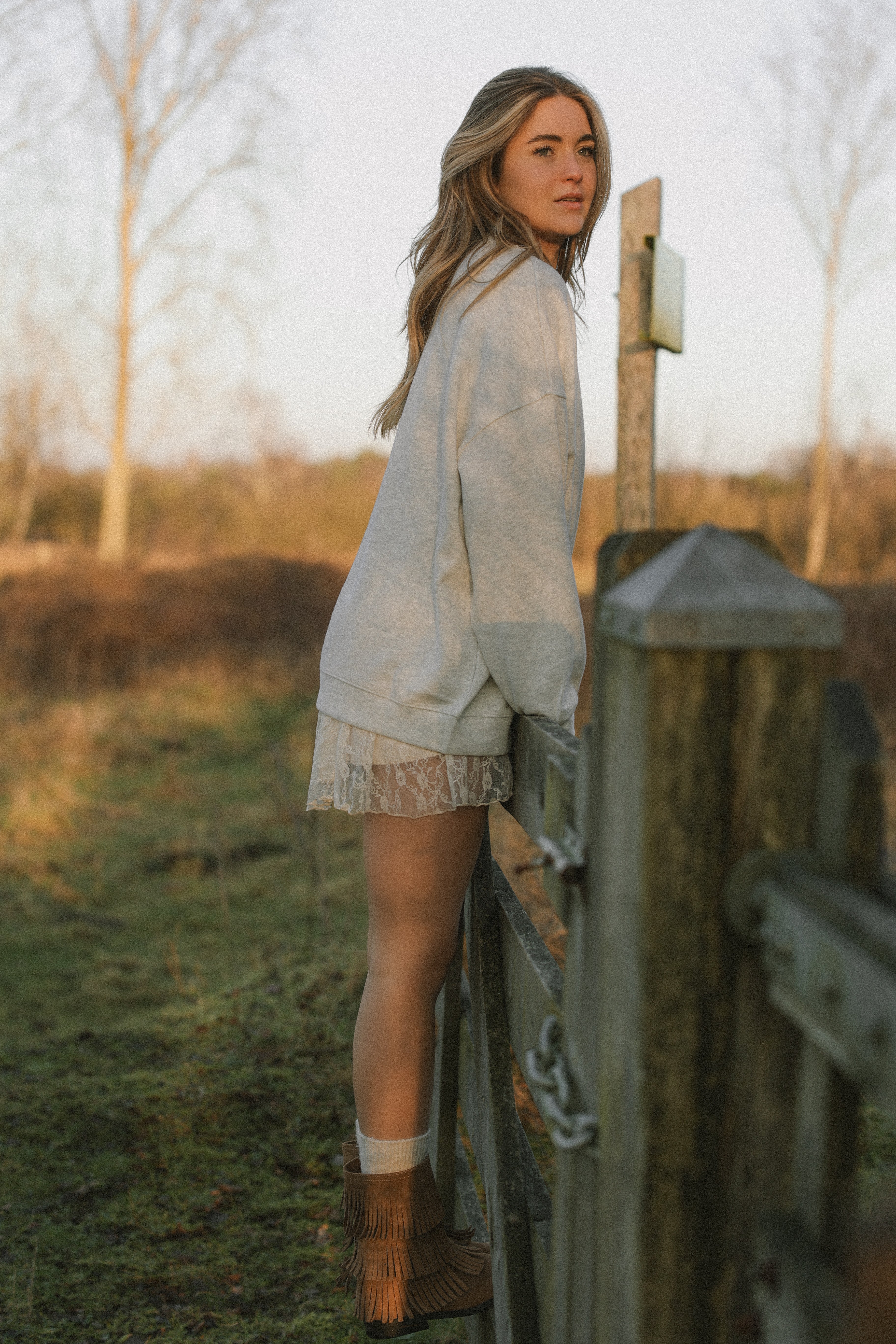 ESSENTIAL OVERSIZED SWEATER GREY