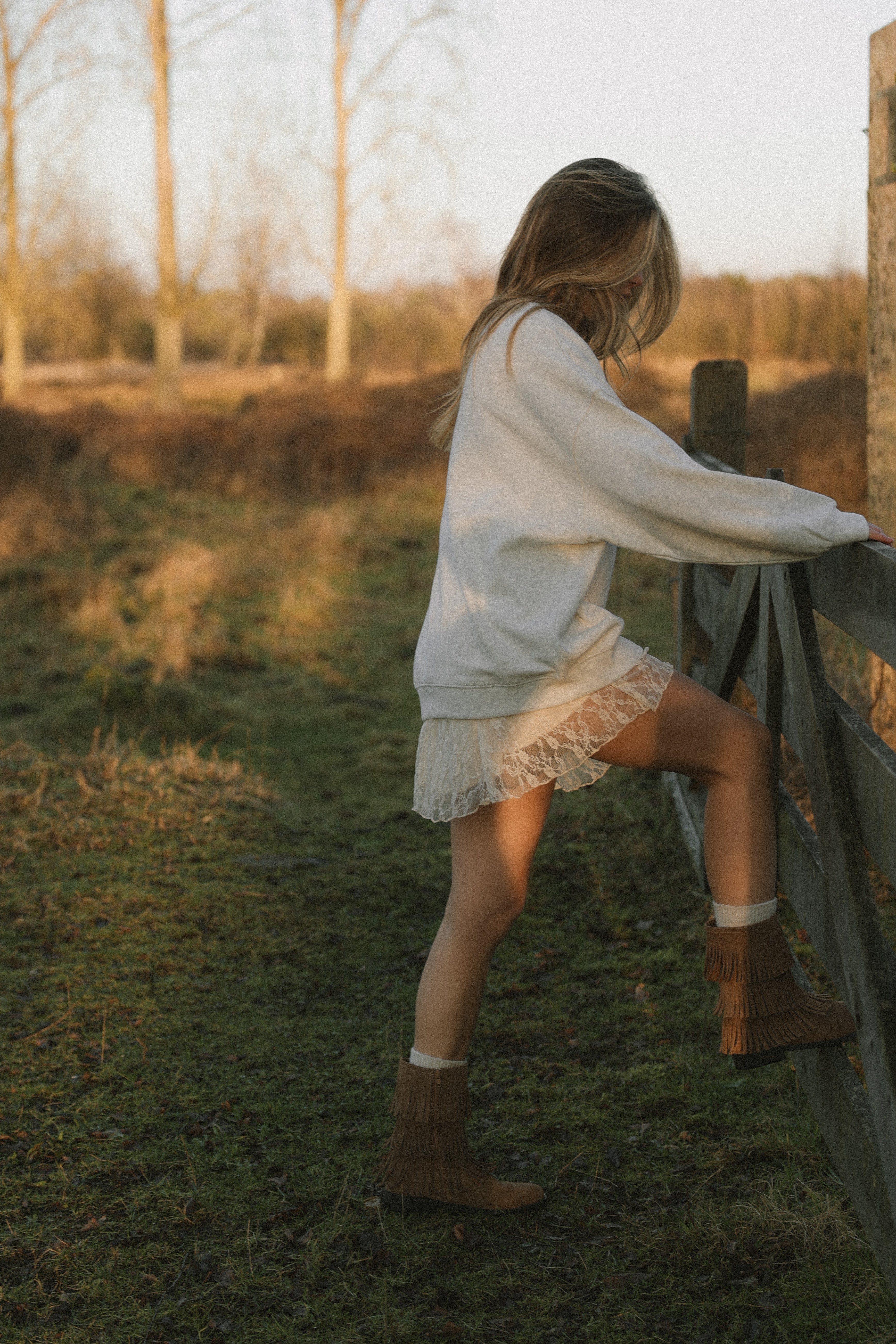 ESSENTIAL OVERSIZED SWEATER GREY