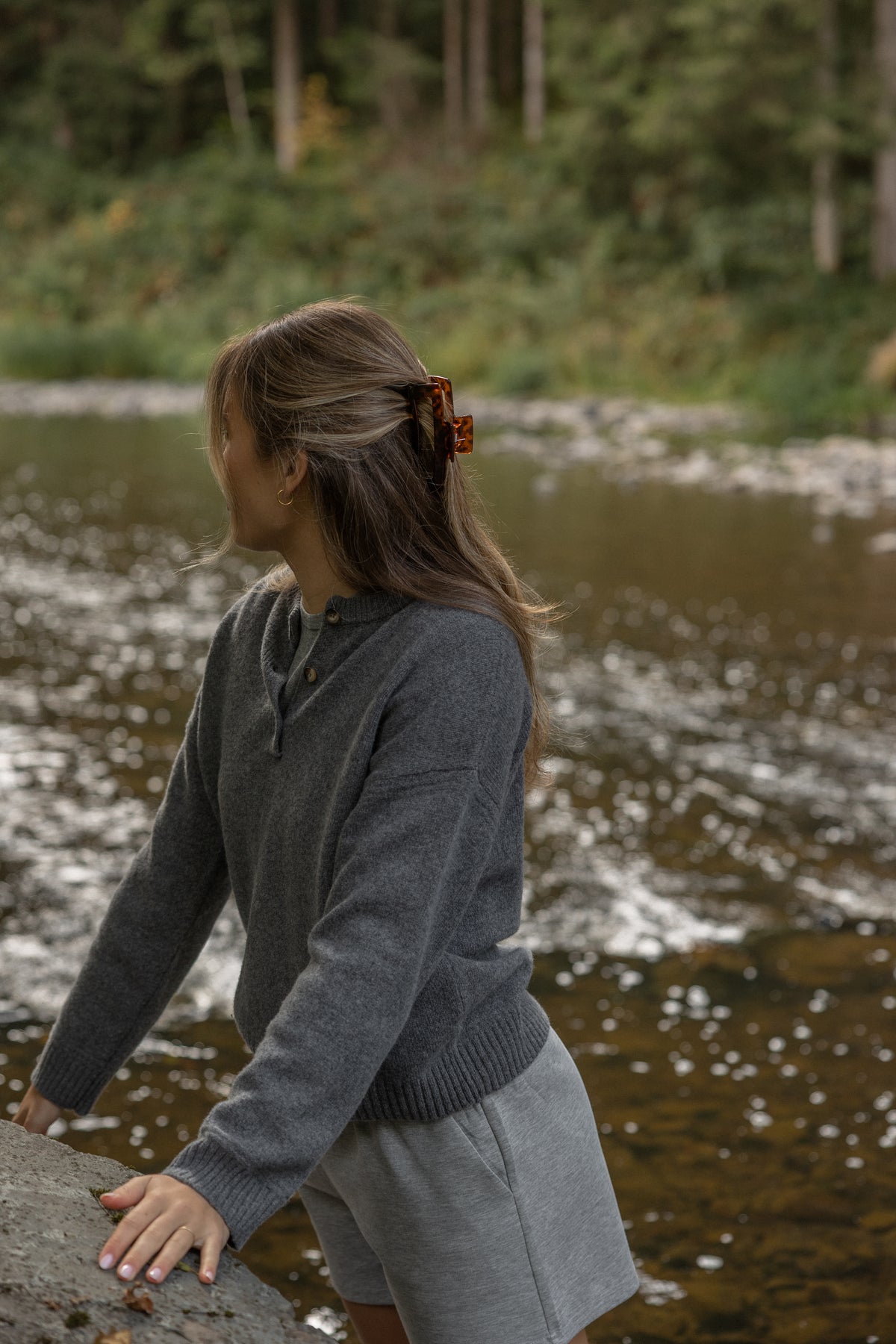 100% WOOL BUTTON KNIT ANTRACIET