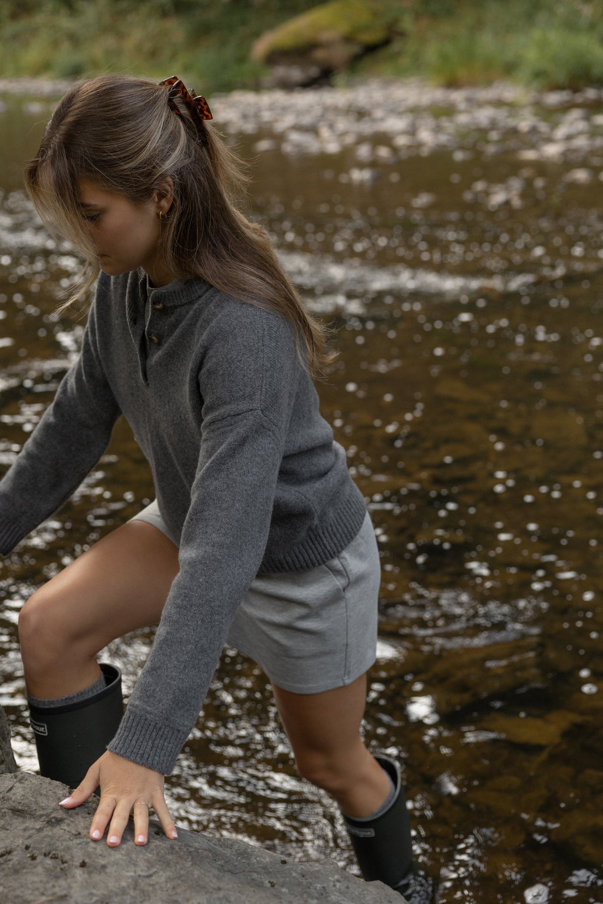 100% WOOL BUTTON KNIT ANTRACIET
