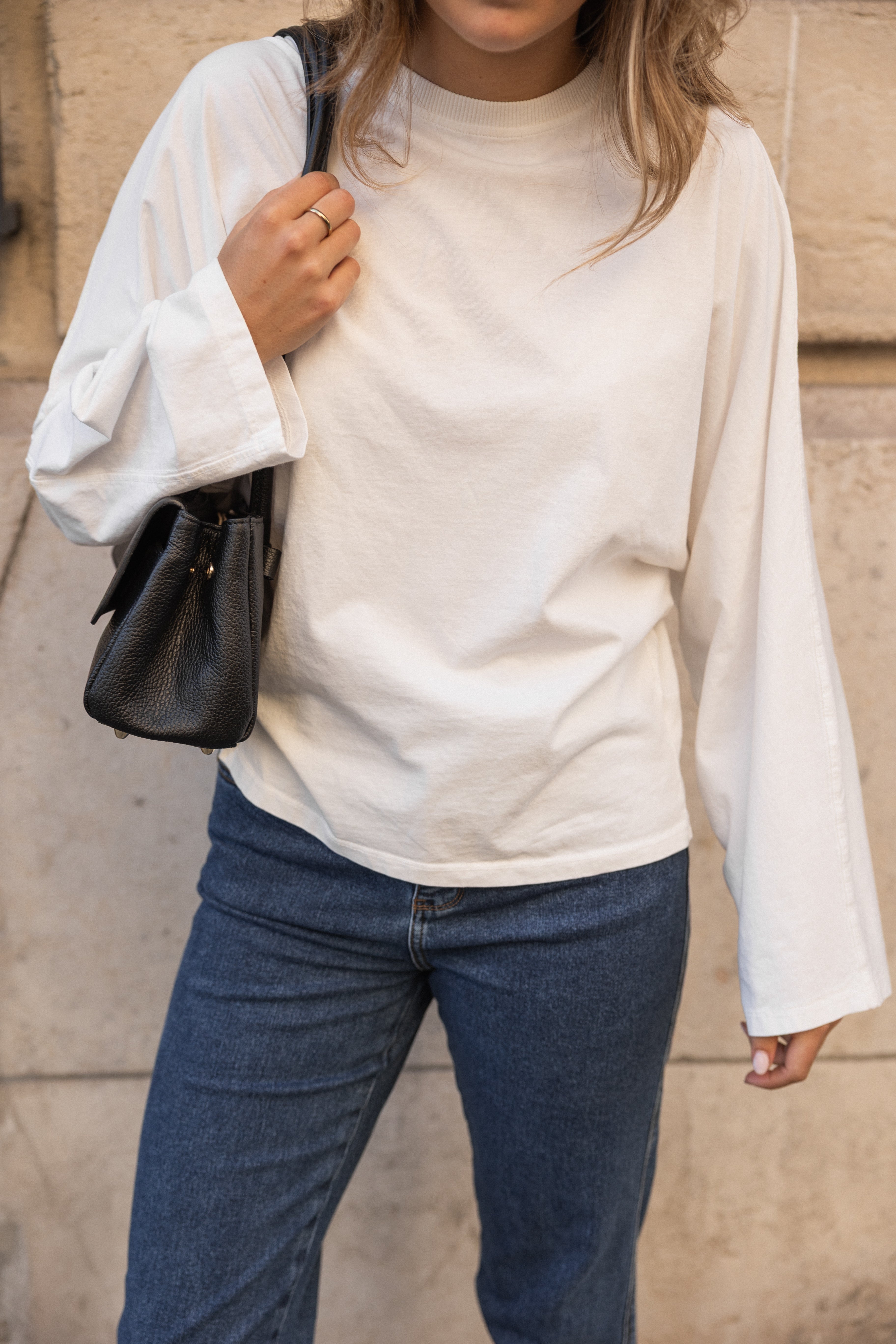 ESSENTIAL LONGSLEEVE OFF-WHITE