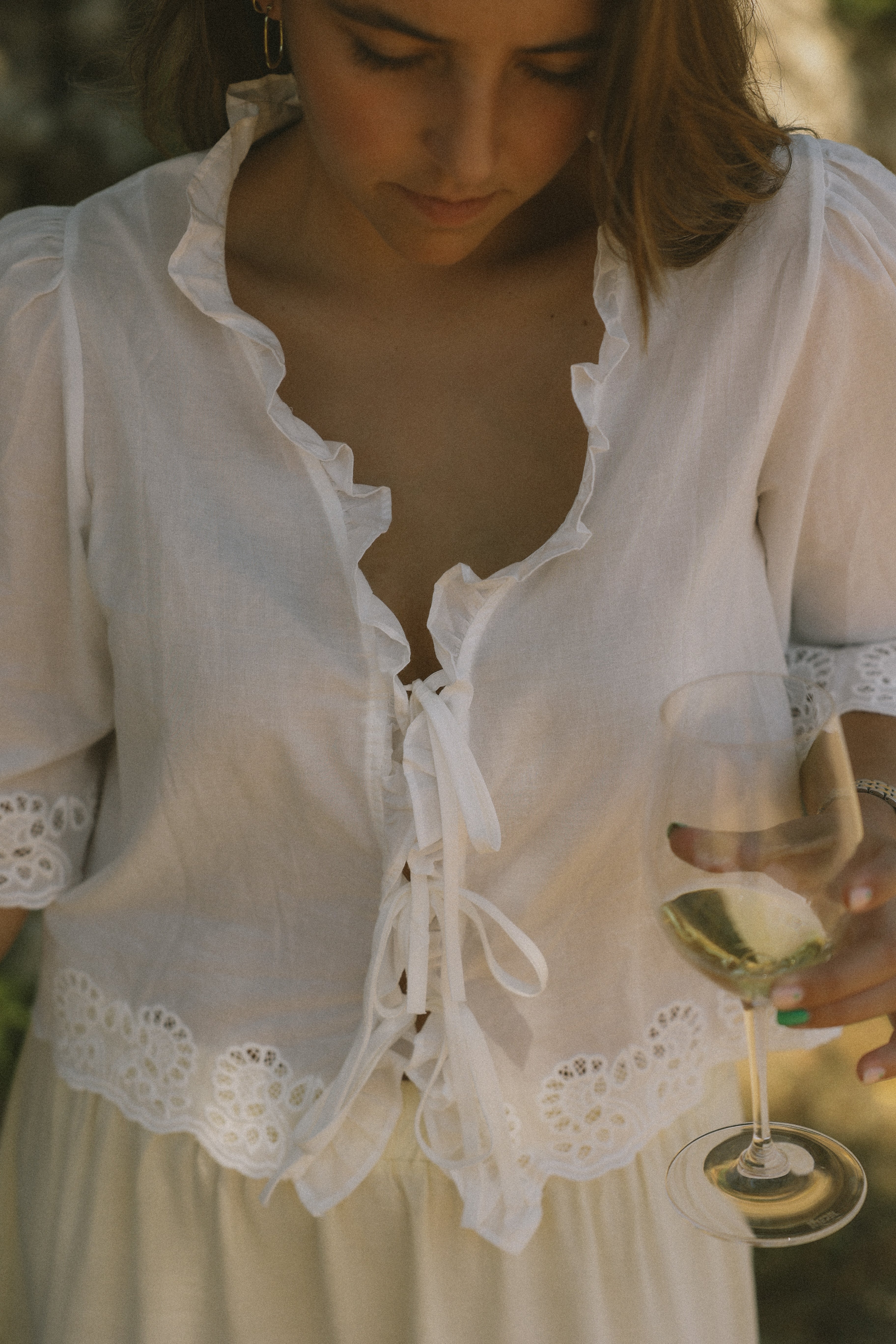 BRODERIE BOW TOP WHITE