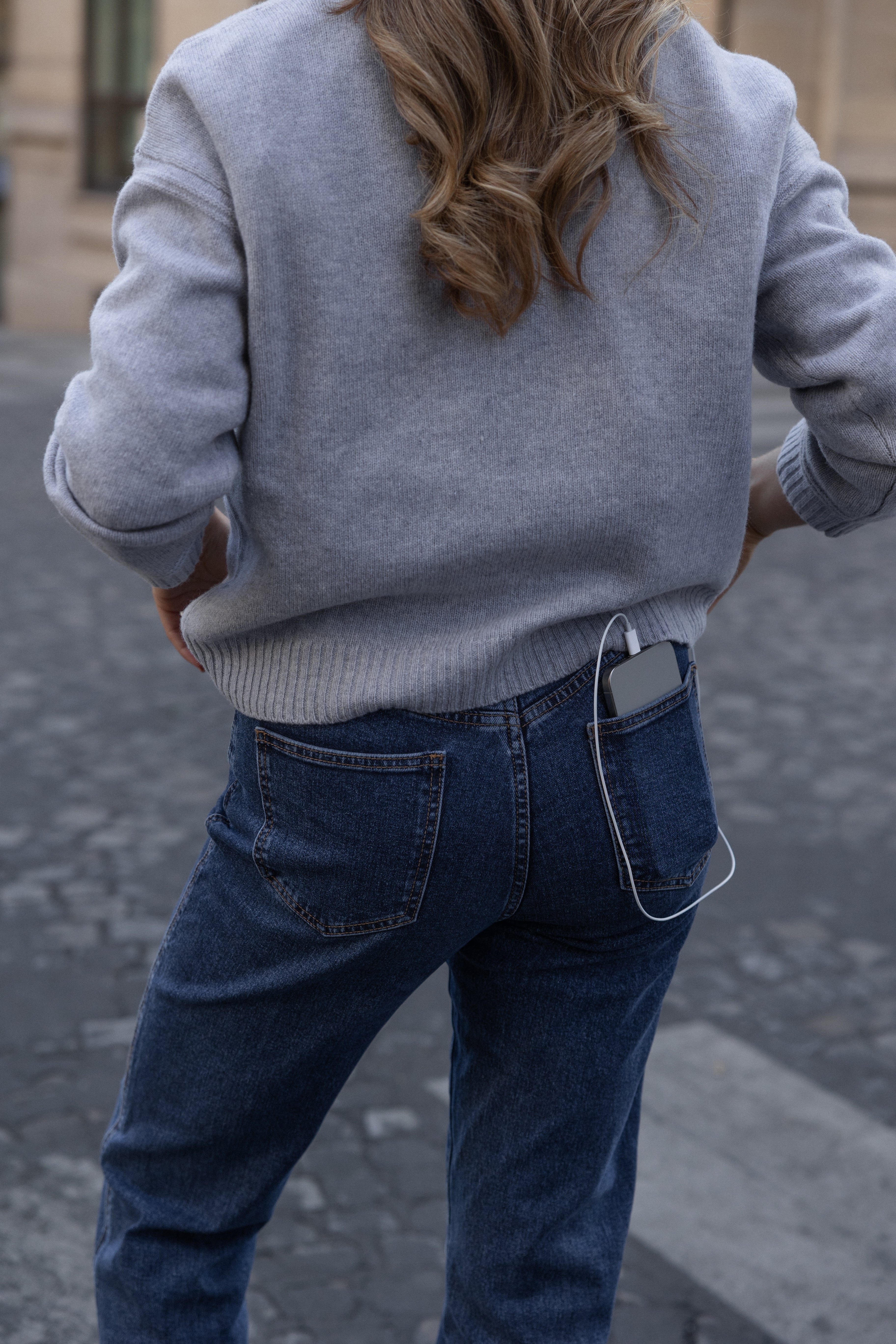 100% WOOL BUTTON KNIT GREY