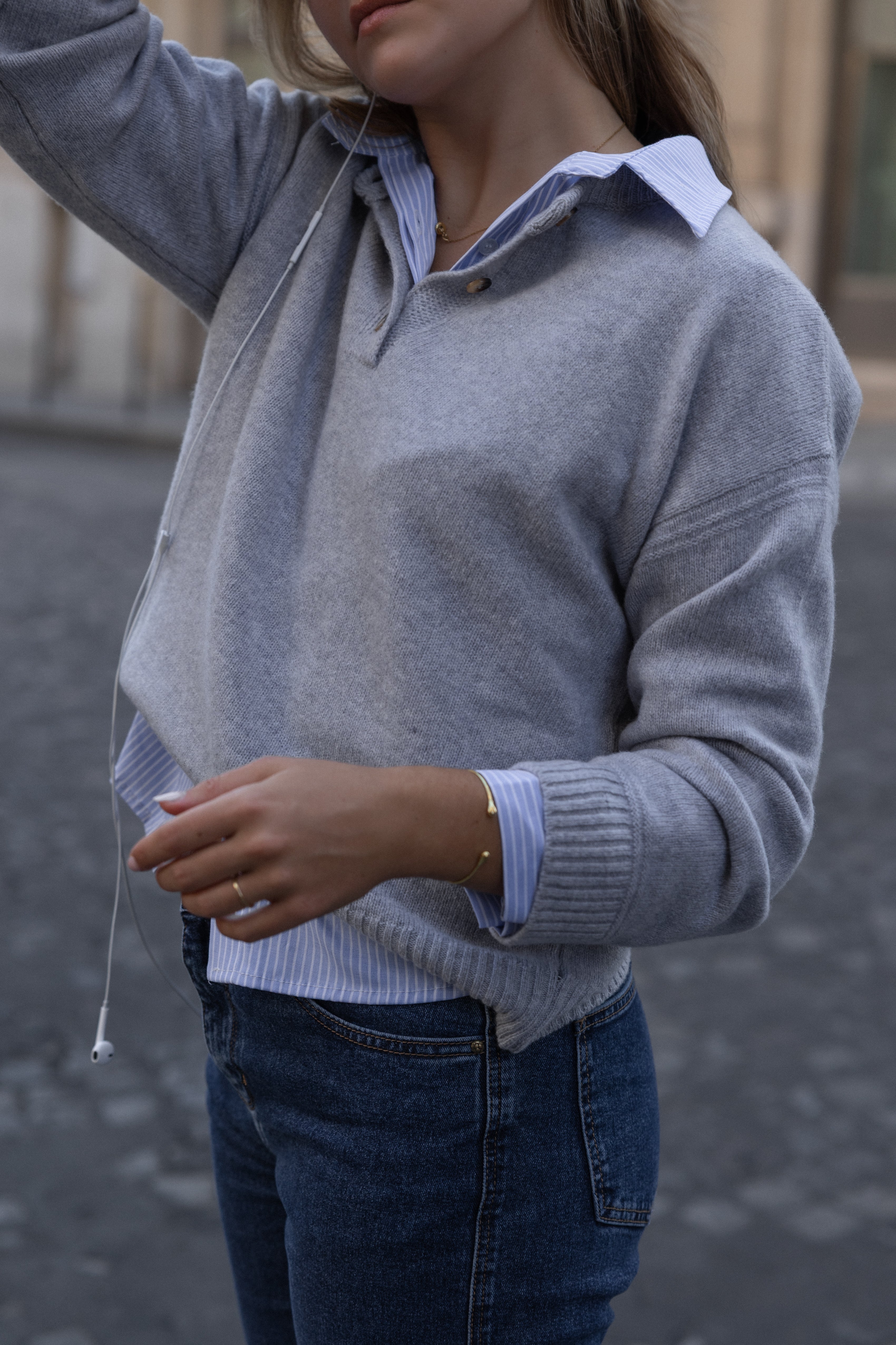 100% WOOL BUTTON KNIT GREY