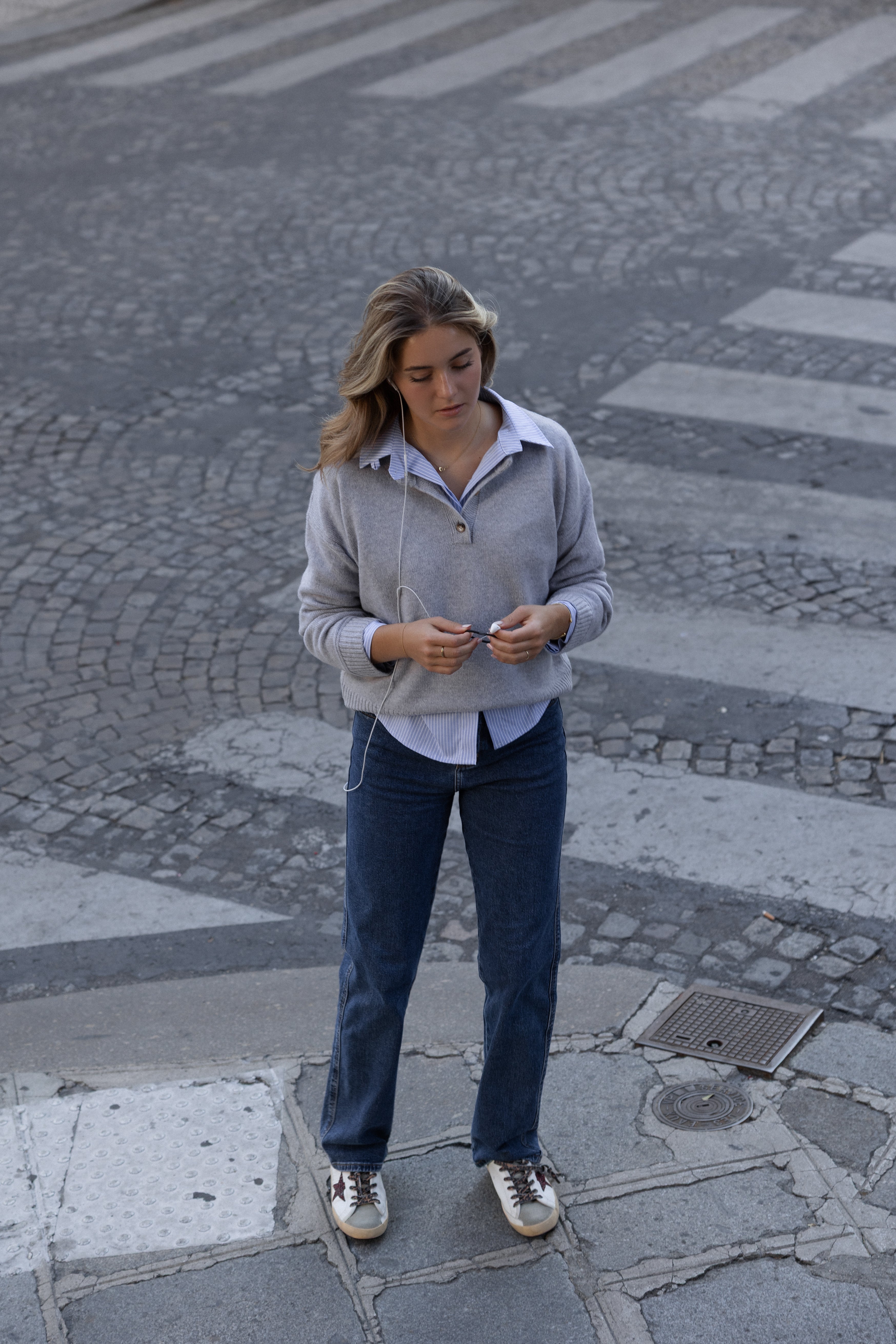 100% WOOL BUTTON KNIT GREY