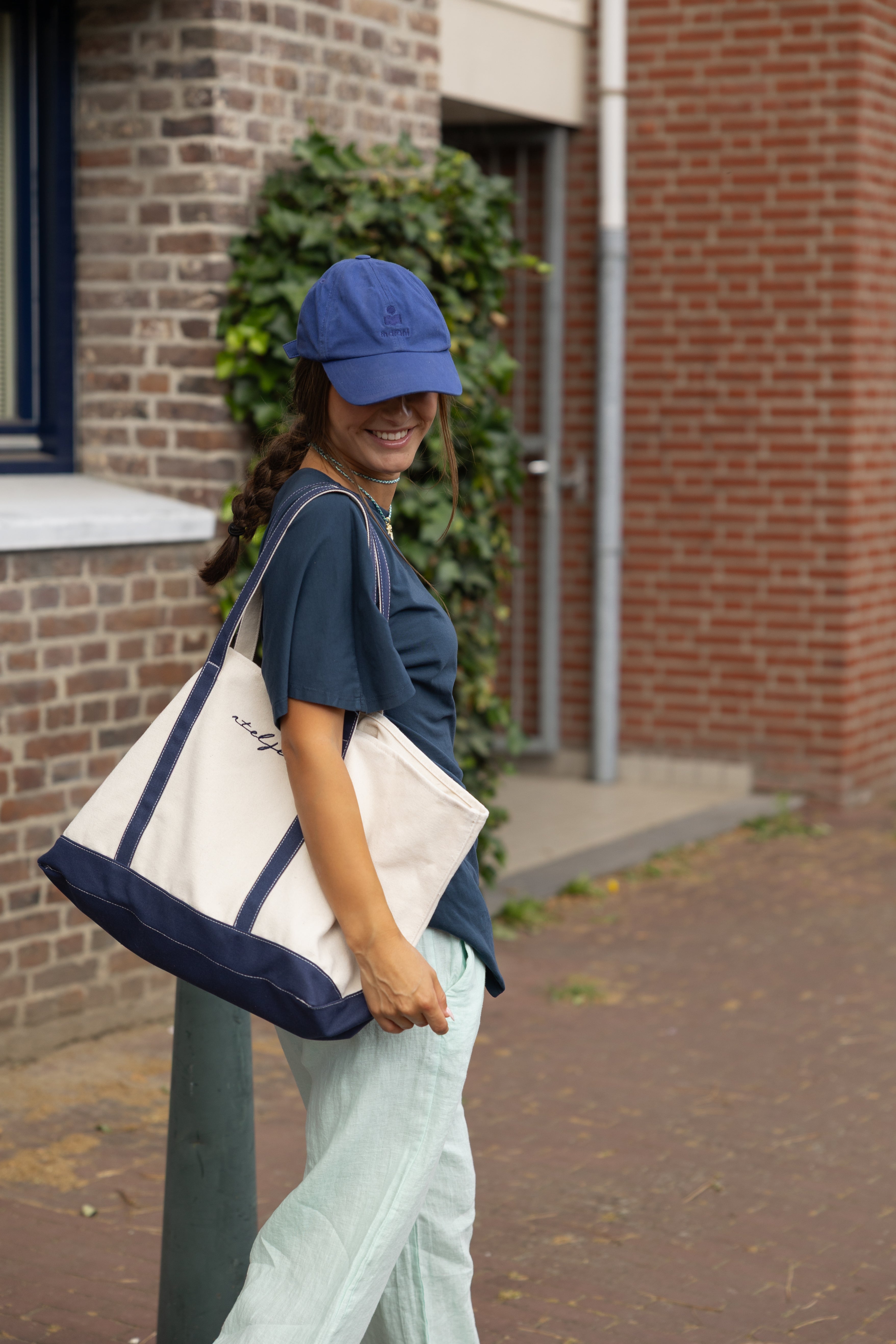 GINA TEE NAVY