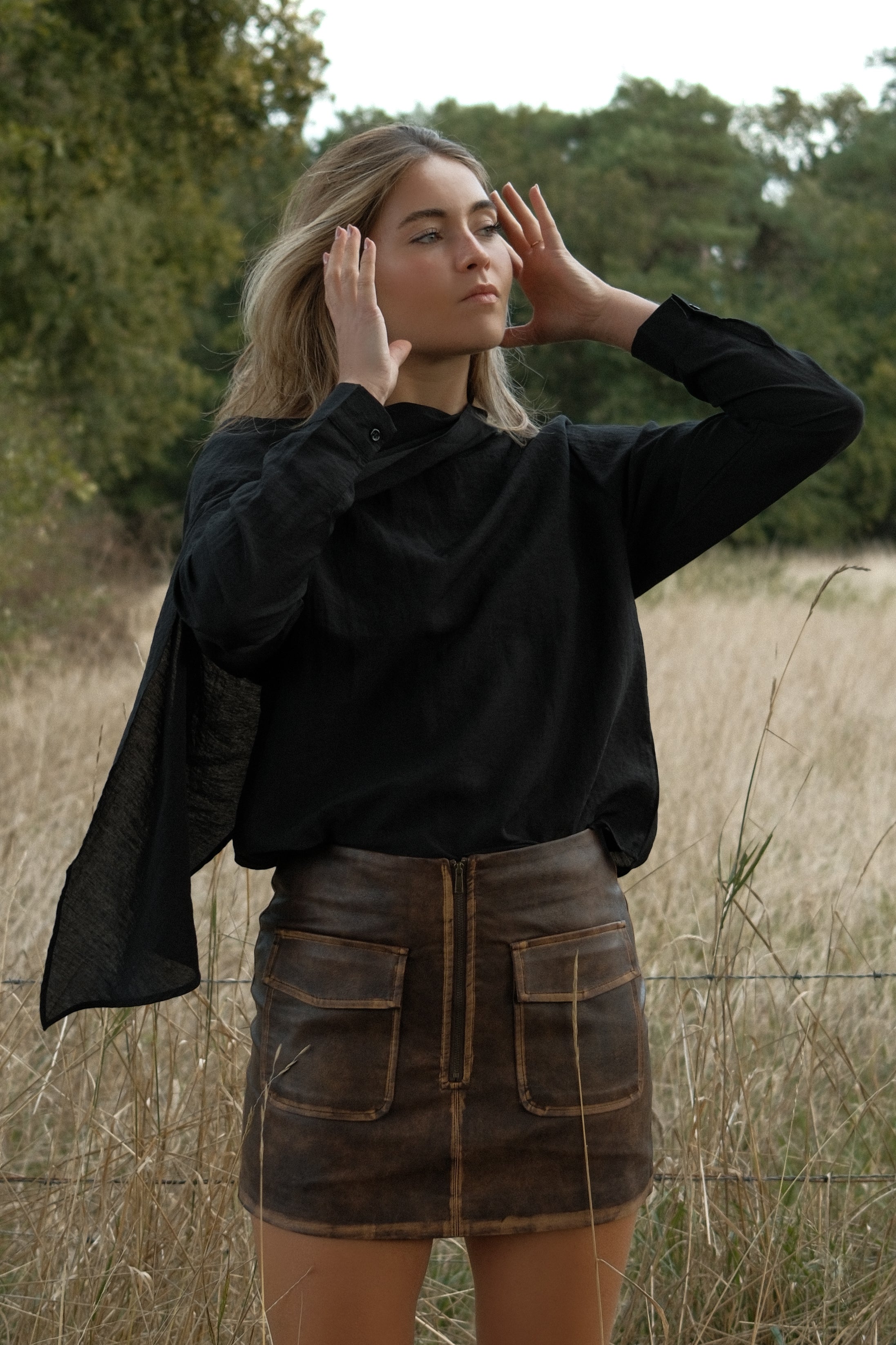 THE NOMAD TOP BLACK