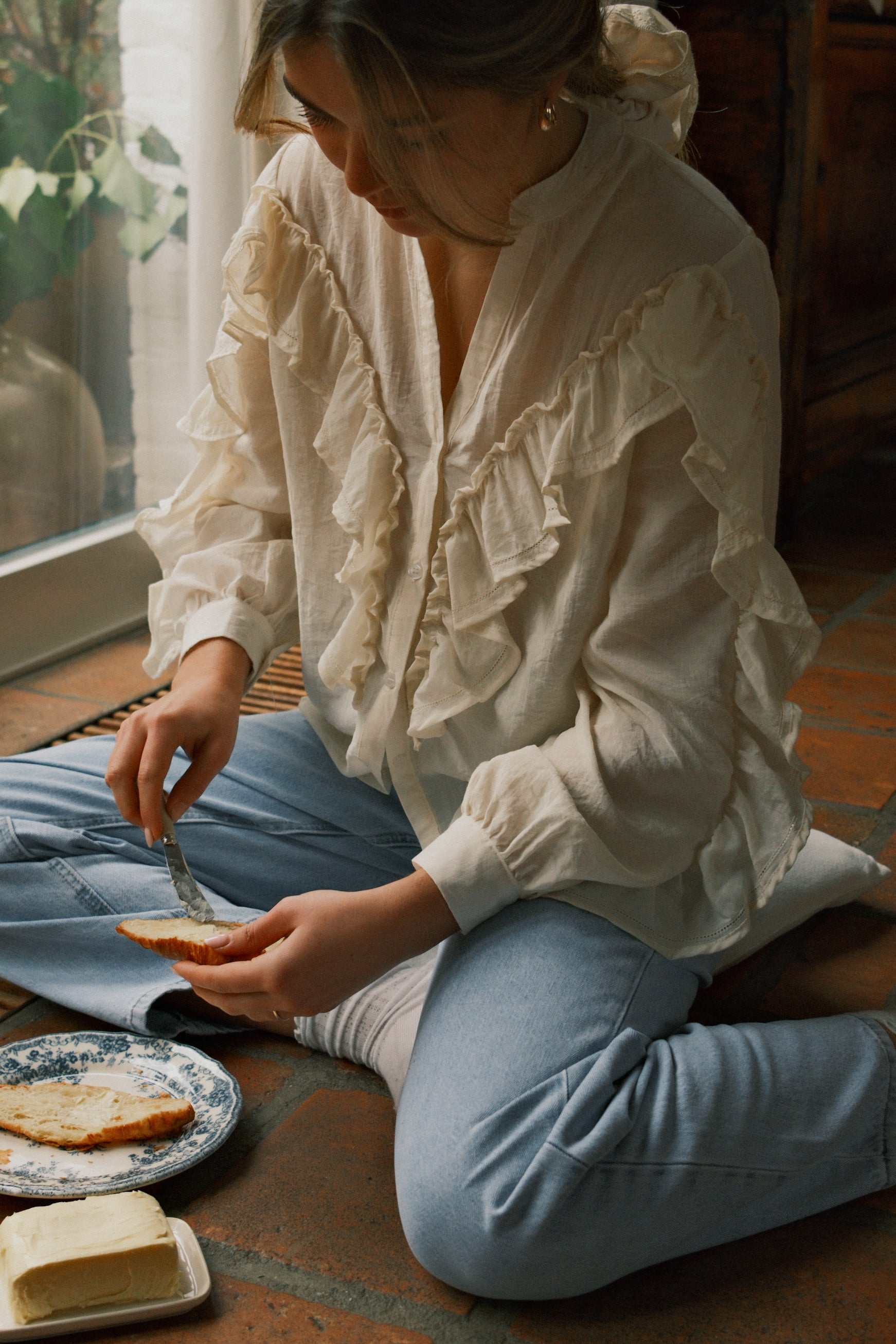 THE QUIET BLOOM TOP BEIGE