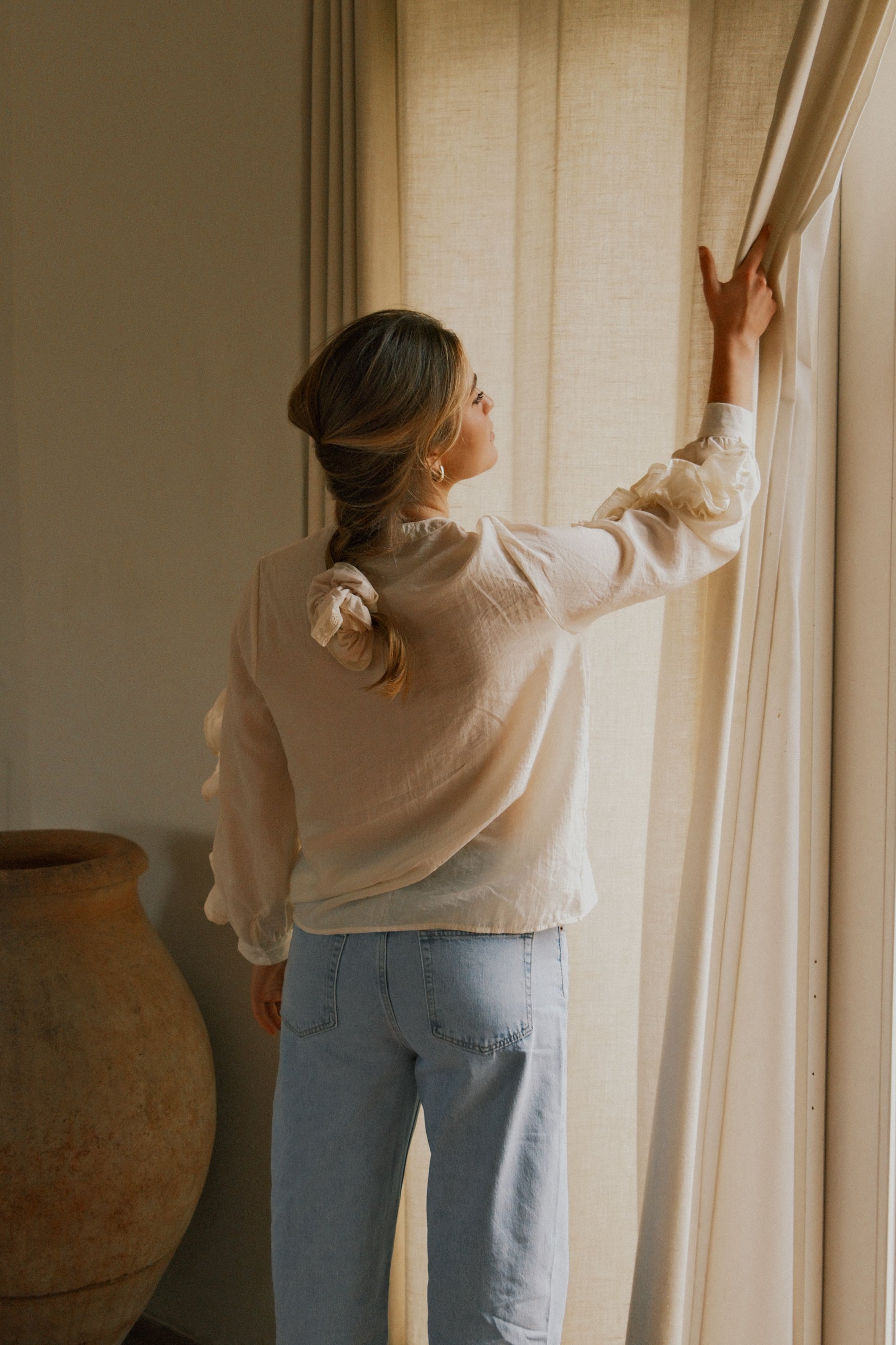 THE QUIET BLOOM TOP BEIGE